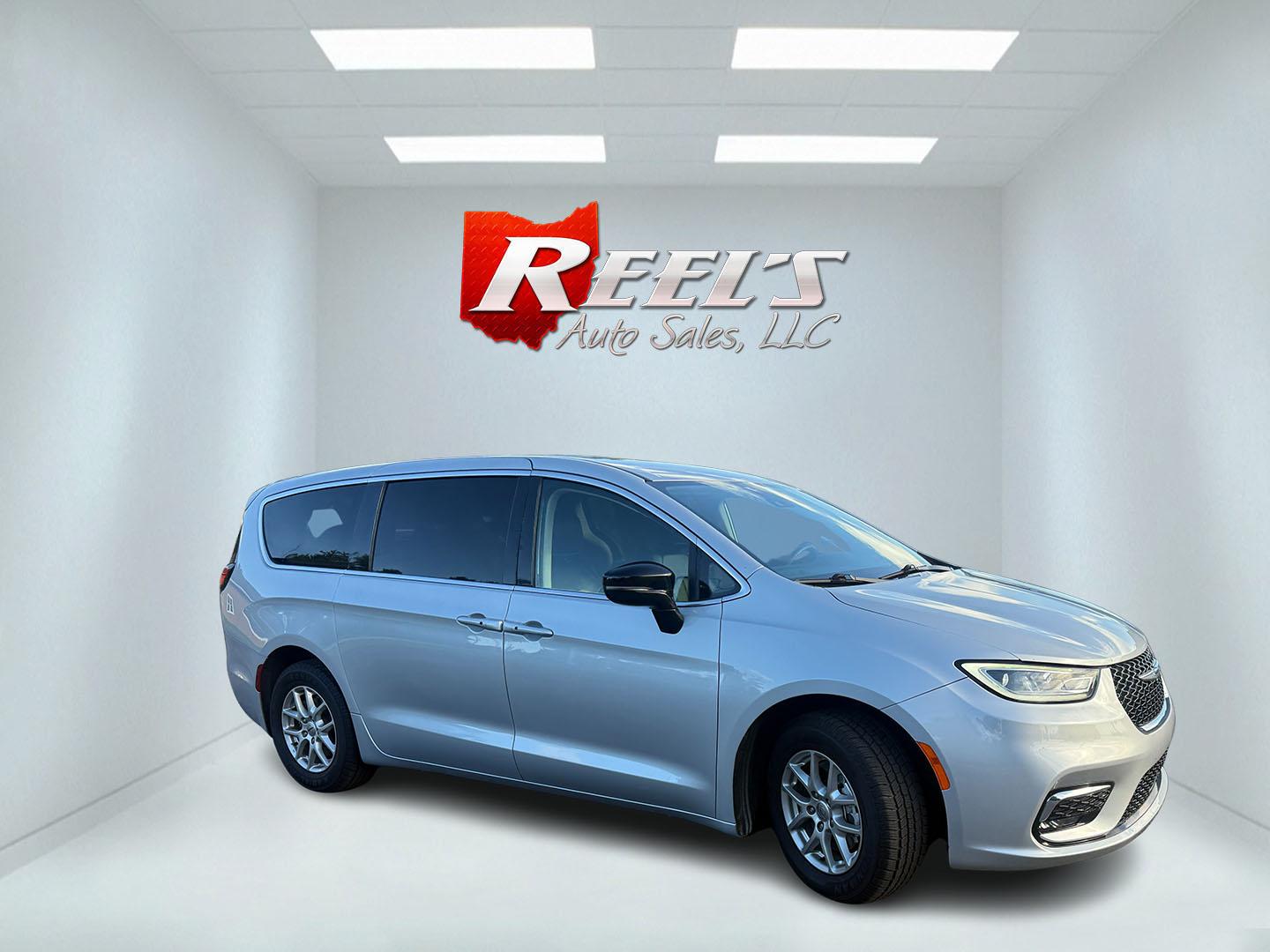2024 Silver /Black Chrysler Pacifica Touring L (2C4RC1BG6RR) with an 3.6L V6 DOHC 24V engine, Automatic transmission, located at 11115 Chardon Rd. , Chardon, OH, 44024, (440) 214-9705, 41.580246, -81.241943 - 2024 Chrysler Pacifica Touring L – Modern Family Minivan with Stow ’n Go, Premium Features, and Top-Tier Safety! This 2024 Chrysler Pacifica Touring L is a refined and well-equipped family minivan that offers comfort, versatility, and advanced safety in one stylish package. Powered by a smooth- Photo#2