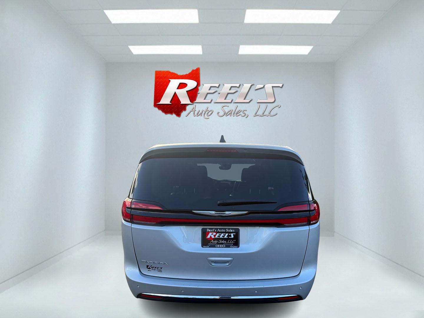 2024 Silver /Black Chrysler Pacifica Touring L (2C4RC1BG6RR) with an 3.6L V6 DOHC 24V engine, Automatic transmission, located at 11115 Chardon Rd. , Chardon, OH, 44024, (440) 214-9705, 41.580246, -81.241943 - 2024 Chrysler Pacifica Touring L – Modern Family Minivan with Stow ’n Go, Premium Features, and Top-Tier Safety! This 2024 Chrysler Pacifica Touring L is a refined and well-equipped family minivan that offers comfort, versatility, and advanced safety in one stylish package. Powered by a smooth- Photo#31