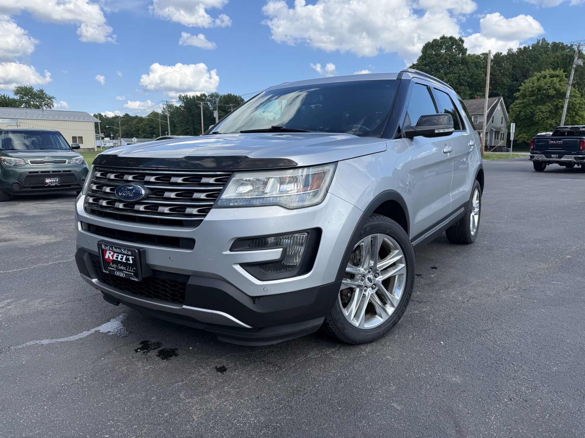 photo of 2016 Ford Explorer XLT 4WD
