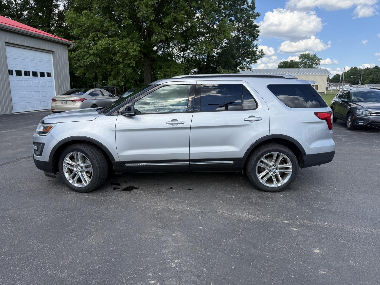 2016 Silver /Black Ford Explorer XLT 4WD (1FM5K8D86GG) with an 3.5L V6 DOHC 24V engine, 6-Speed Automatic transmission, located at 547 E. Main St., Orwell, OH, 44076, (440) 437-5893, 41.535435, -80.847855 - 2016 Ford Explorer XLT 4WD – Loaded Family SUV with Leather, Captain’s Chairs, and Fresh Service! This 2016 Ford Explorer XLT 4WD is a spacious and capable midsize SUV that’s ready for family adventures or daily driving. Powered by a strong 3.5L V6 engine paired with a smooth 6-speed automati- Photo#32
