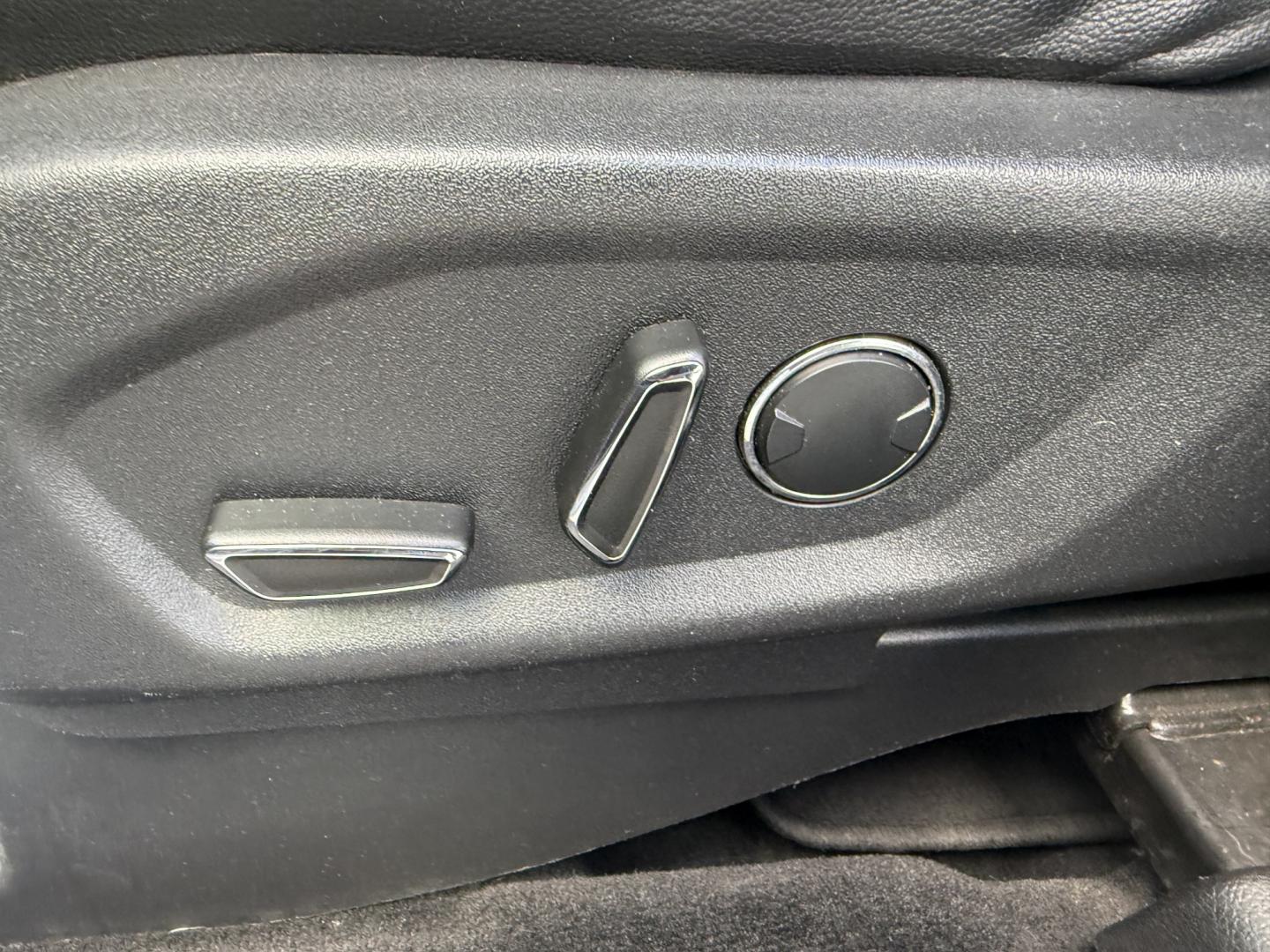 2016 Silver /Black Ford Explorer XLT 4WD (1FM5K8D86GG) with an 3.5L V6 DOHC 24V engine, 6-Speed Automatic transmission, located at 547 E. Main St., Orwell, OH, 44076, (440) 437-5893, 41.535435, -80.847855 - 2016 Ford Explorer XLT 4WD – Loaded Family SUV with Leather, Captain’s Chairs, and Fresh Service! This 2016 Ford Explorer XLT 4WD is a spacious and capable midsize SUV that’s ready for family adventures or daily driving. Powered by a strong 3.5L V6 engine paired with a smooth 6-speed automati- Photo#10