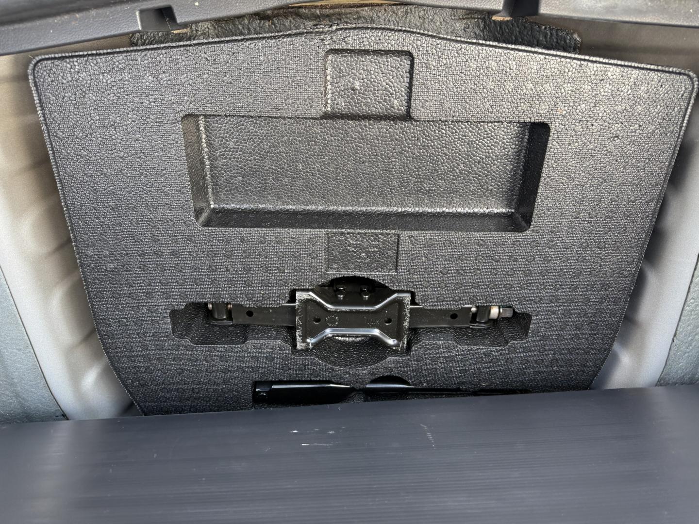 2015 Silver /Black Nissan Altima 2.5 SV (1N4AL3AP9FC) with an 2.5L I4 DOHC 16V engine, Automatic transmission, located at 547 E. Main St., Orwell, OH, 44076, (440) 437-5893, 41.535435, -80.847855 - 2015 Nissan Altima 2.5 SV – Efficient, Comfortable, and Well-Equipped Midsize Sedan! This clean 2015 Nissan Altima 2.5 SV is a reliable and fuel-efficient sedan that’s perfect for daily commuting and long highway trips. Powered by a smooth 2.5L I4 engine, it delivers responsive performance whil- Photo#23
