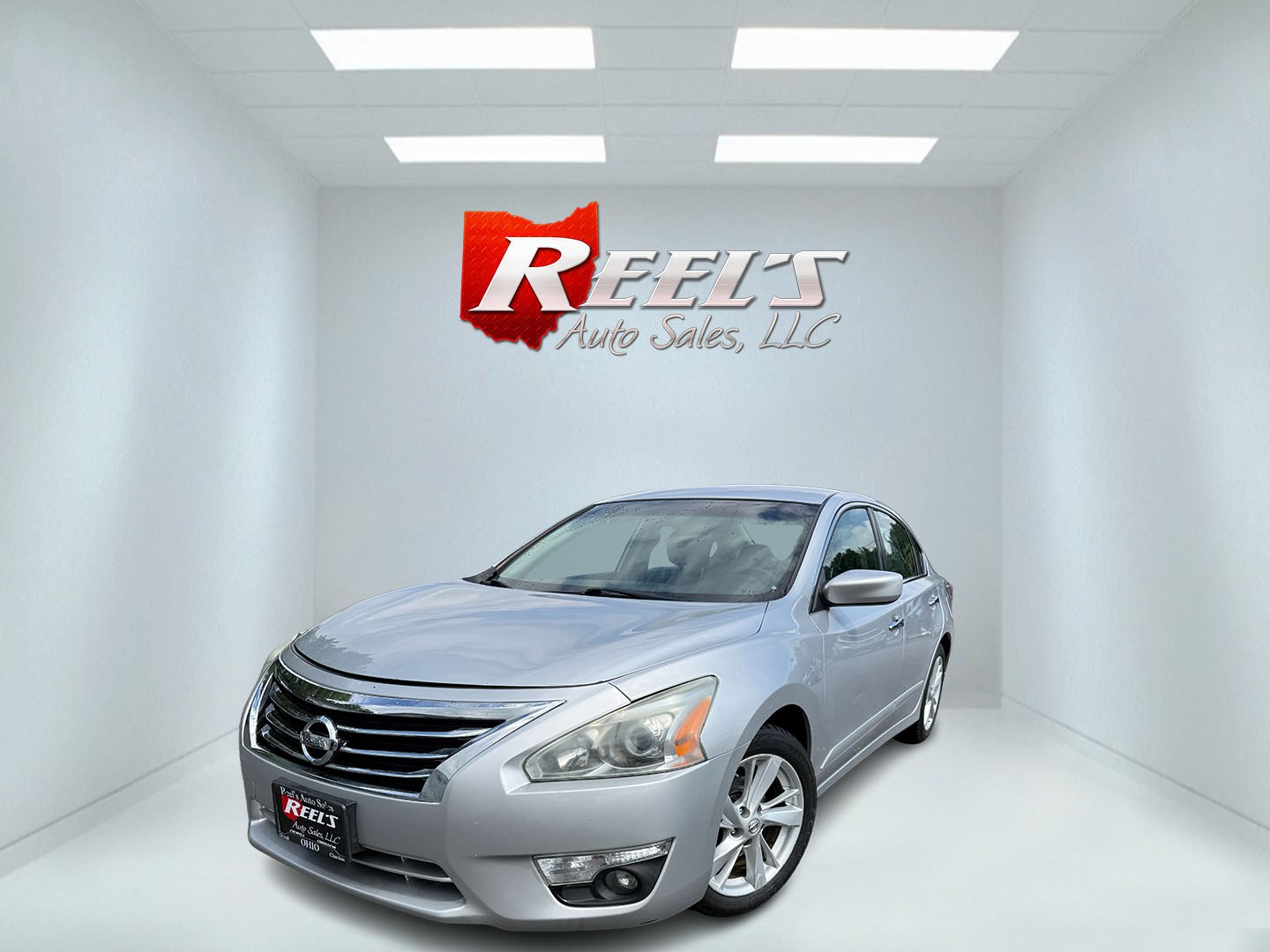 2015 Silver /Black Nissan Altima 2.5 SV (1N4AL3AP9FC) with an 2.5L I4 DOHC 16V engine, Automatic transmission, located at 547 E. Main St., Orwell, OH, 44076, (440) 437-5893, 41.535435, -80.847855 - 2015 Nissan Altima 2.5 SV – Efficient, Comfortable, and Well-Equipped Midsize Sedan! This clean 2015 Nissan Altima 2.5 SV is a reliable and fuel-efficient sedan that’s perfect for daily commuting and long highway trips. Powered by a smooth 2.5L I4 engine, it delivers responsive performance whil- Photo#0