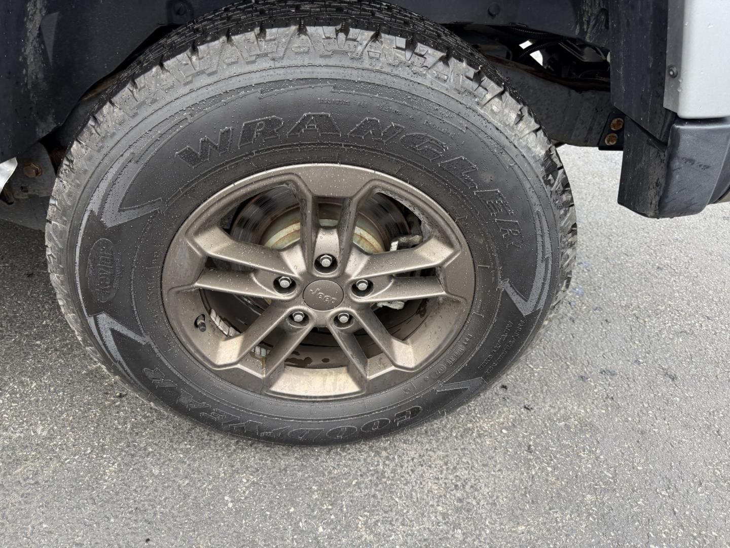 2016 Silver /Brown Jeep Wrangler Unlimited Sahara 4WD (1C4HJWEG5GL) with an 3.6L V6 DOHC 24V engine, Automatic transmission, located at 547 E. Main St., Orwell, OH, 44076, (440) 437-5893, 41.535435, -80.847855 - 2016 Jeep Wrangler Unlimited Sahara 75th Anniversary Edition 4WD – Special Edition with Premium Leather and Trail-Ready Capability! This 2016 Jeep Wrangler Unlimited Sahara 75th Anniversary Edition 4WD is a standout model that celebrates Jeep heritage with exclusive styling and premium upgrades.- Photo#33