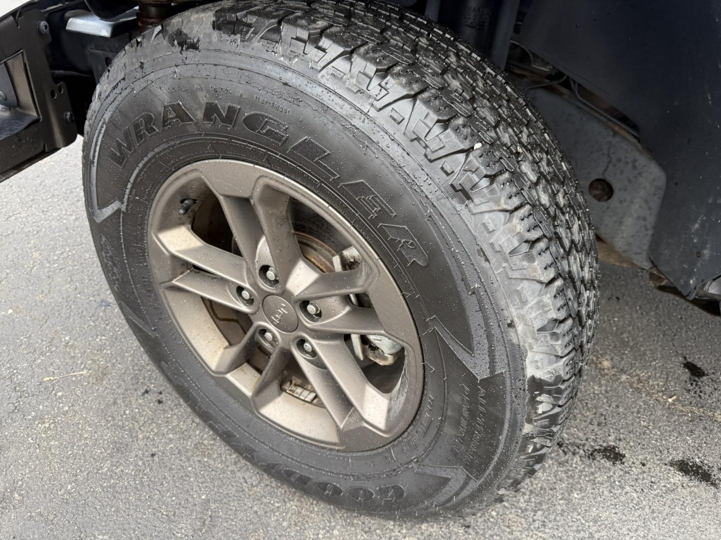 2016 Silver /Brown Jeep Wrangler Unlimited Sahara 4WD (1C4HJWEG5GL) with an 3.6L V6 DOHC 24V engine, Automatic transmission, located at 547 E. Main St., Orwell, OH, 44076, (440) 437-5893, 41.535435, -80.847855 - 2016 Jeep Wrangler Unlimited Sahara 75th Anniversary Edition 4WD – Special Edition with Premium Leather and Trail-Ready Capability! This 2016 Jeep Wrangler Unlimited Sahara 75th Anniversary Edition 4WD is a standout model that celebrates Jeep heritage with exclusive styling and premium upgrades.- Photo#36