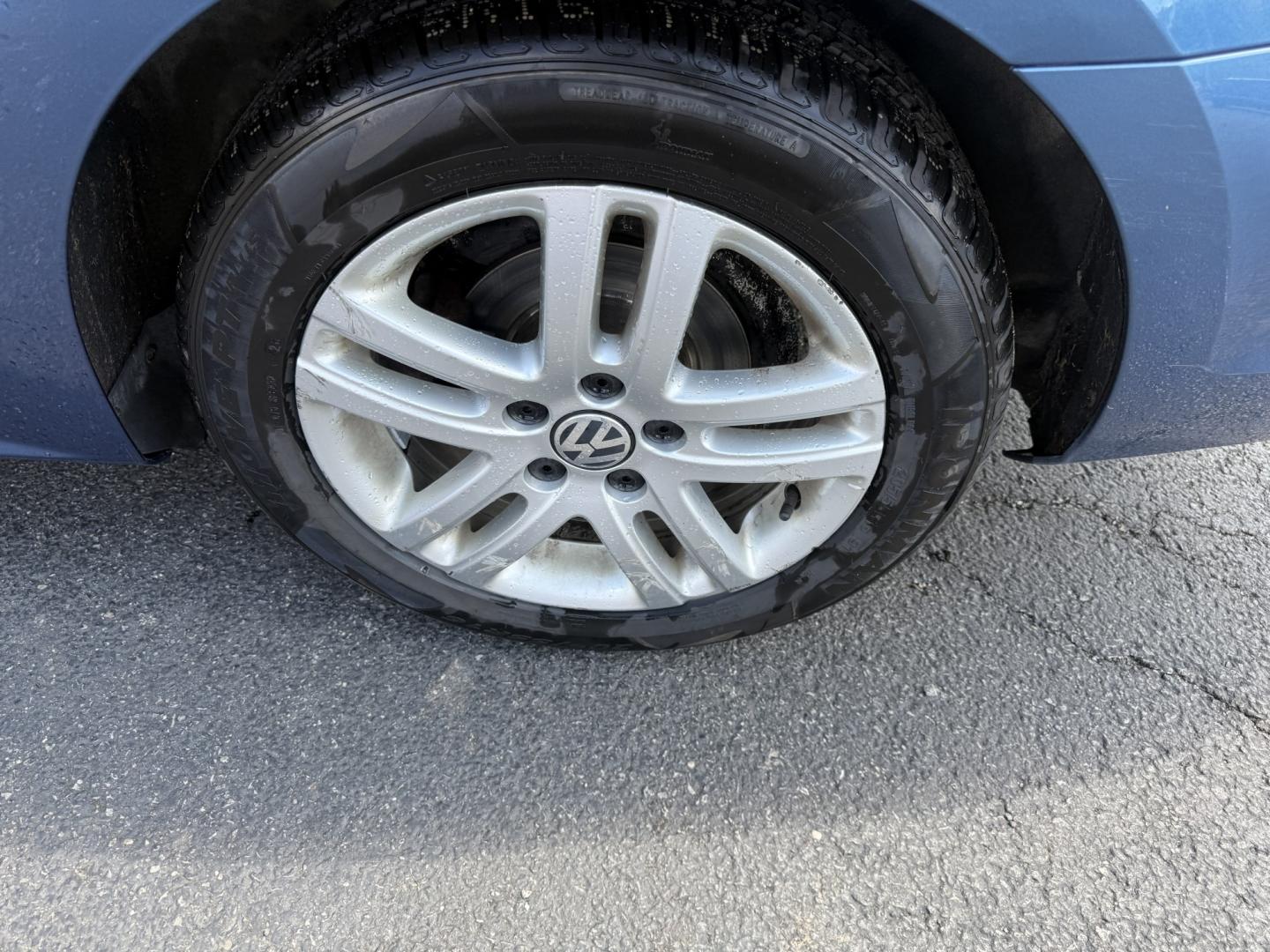 2017 Blue /Gray Volkswagen Jetta S 6A (3VW2B7AJ9HM) with an 1.4L I4 DOHC 16V TURBO engine, Automatic transmission, located at 547 E. Main St., Orwell, OH, 44076, (440) 437-5893, 41.535435, -80.847855 - 2017 Volkswagen Jetta S 6A – Efficient Turbo Sedan with Sport Mode and Modern Tech! This clean 2017 Volkswagen Jetta S 6A is a sharp, fuel-efficient compact sedan that’s perfect for daily commuting and highway cruising. Powered by a responsive 1.4L Turbocharged I4 engine paired with a smooth 6-- Photo#30