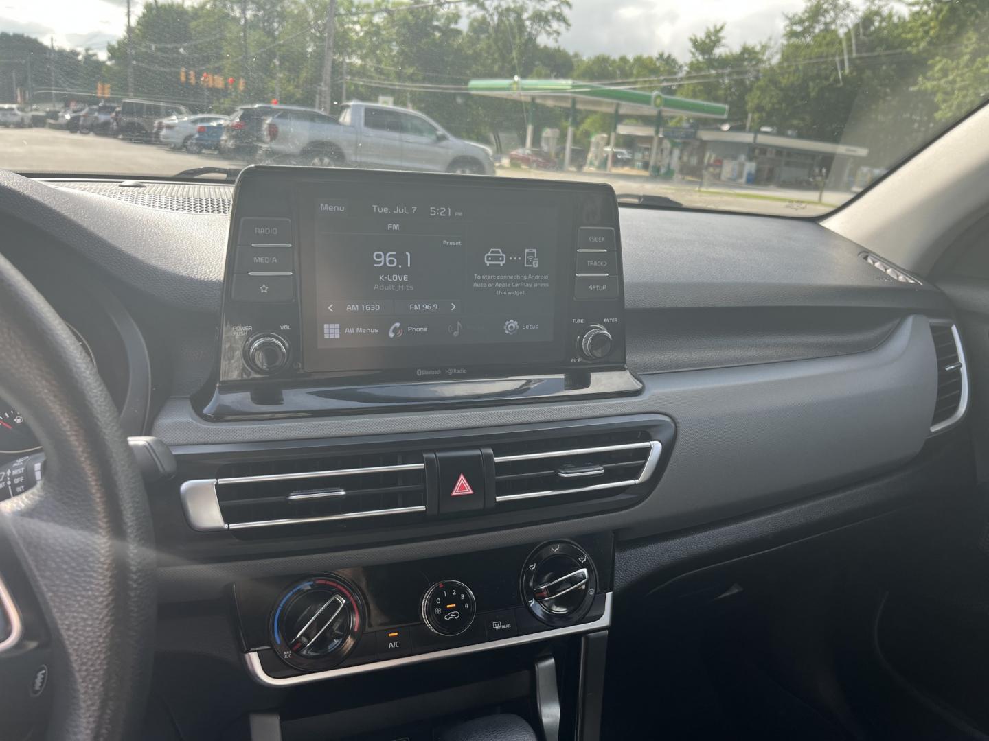 2021 Gray /Black Kia Seltos LX AWD (KNDEPCAA2M7) with an 2.0L I4 DOHC 16V engine, Automatic transmission, located at 11115 Chardon Rd. , Chardon, OH, 44024, (440) 214-9705, 41.580246, -81.241943 - 2021 Kia Seltos LX AWD – Efficient, Modern, and Ready for Any Road! This 2021 Kia Seltos LX AWD is a stylish and versatile compact crossover that offers great efficiency, modern technology, and confident all-weather performance. Powered by a reliable 2.0L I4 engine paired with a smooth CVT transm- Photo#21