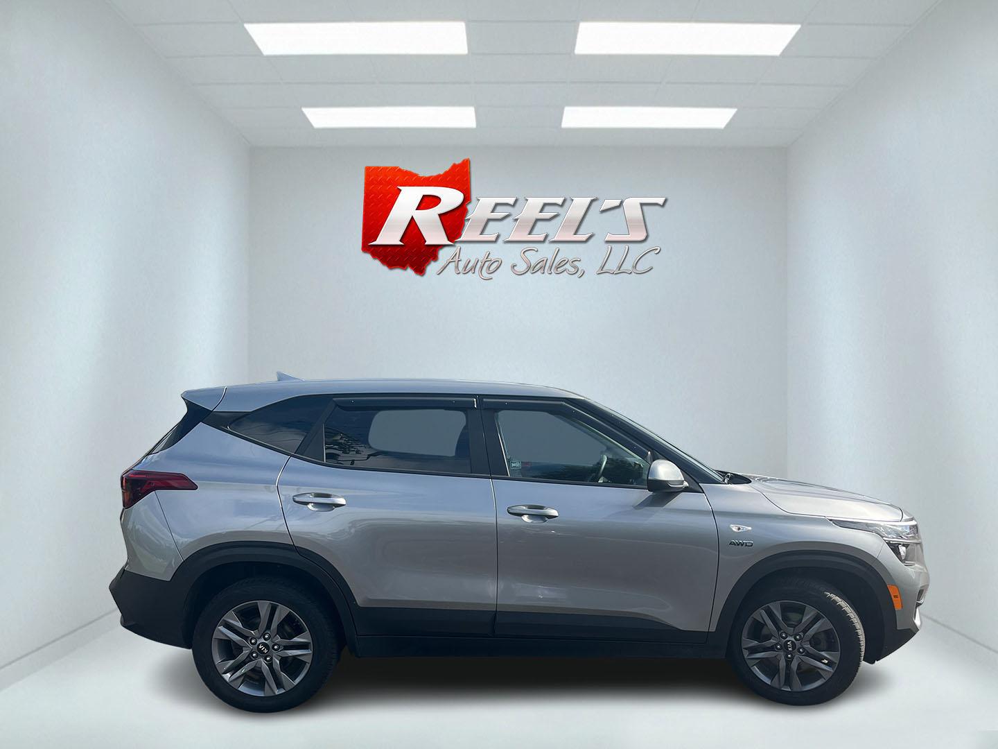 2021 Gray /Black Kia Seltos LX AWD (KNDEPCAA2M7) with an 2.0L I4 DOHC 16V engine, Automatic transmission, located at 11115 Chardon Rd. , Chardon, OH, 44024, (440) 214-9705, 41.580246, -81.241943 - 2021 Kia Seltos LX AWD – Efficient, Modern, and Ready for Any Road! This 2021 Kia Seltos LX AWD is a stylish and versatile compact crossover that offers great efficiency, modern technology, and confident all-weather performance. Powered by a reliable 2.0L I4 engine paired with a smooth CVT transm- Photo#5