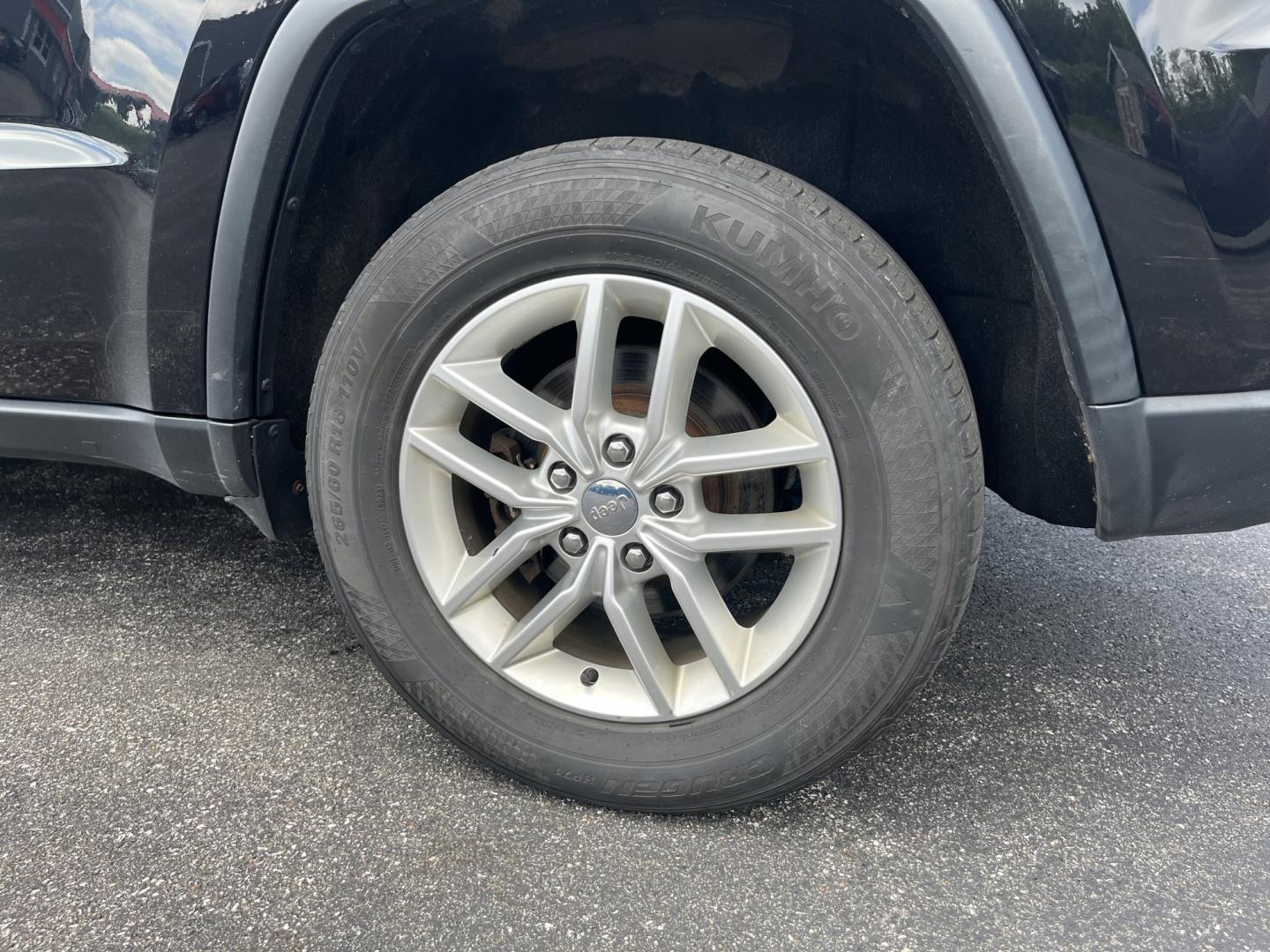 2018 Black /Black Jeep Grand Cherokee Laredo E 4WD (1C4RJFAG8JC) with an 3.6L V6 DOHC 24V engine, Automatic transmission, located at 11115 Chardon Rd. , Chardon, OH, 44024, (440) 214-9705, 41.580246, -81.241943 - 2018 Jeep Grand Cherokee Laredo E 4WD – Clean, Capable, and Well-Equipped with Modern Tech! This 2018 Jeep Grand Cherokee Laredo E 4WD is a sharp midsize SUV that offers strong capability, modern features, and great everyday usability. Powered by the smooth 3.6L Pentastar V6 engine paired with an- Photo#10