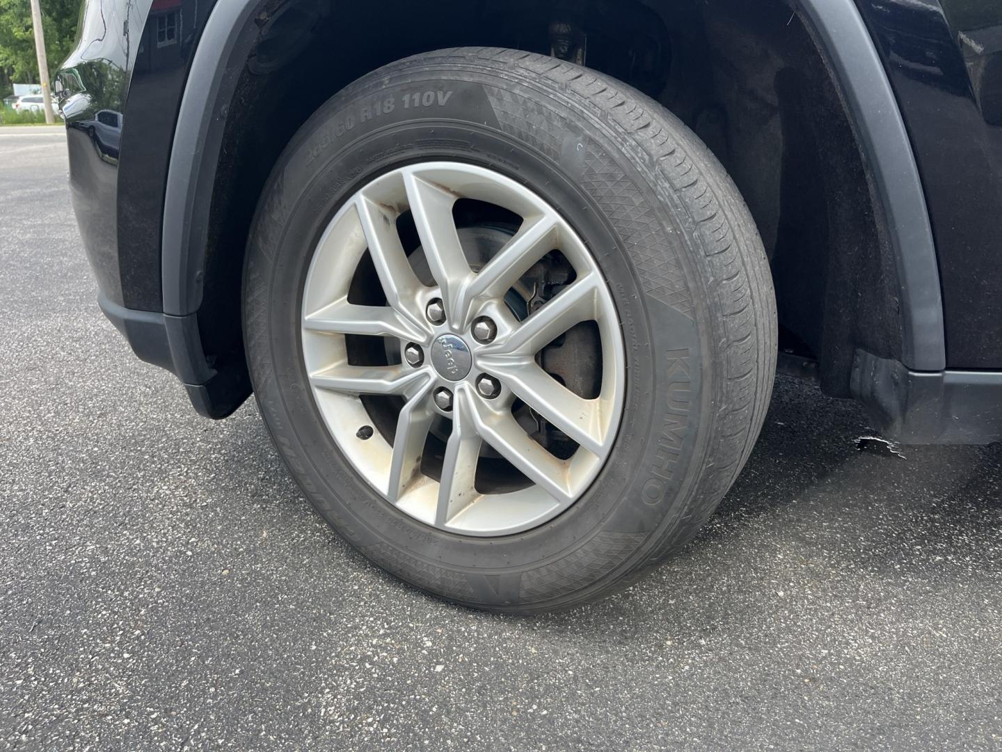 2018 Black /Black Jeep Grand Cherokee Laredo E 4WD (1C4RJFAG8JC) with an 3.6L V6 DOHC 24V engine, Automatic transmission, located at 11115 Chardon Rd. , Chardon, OH, 44024, (440) 214-9705, 41.580246, -81.241943 - 2018 Jeep Grand Cherokee Laredo E 4WD – Clean, Capable, and Well-Equipped with Modern Tech! This 2018 Jeep Grand Cherokee Laredo E 4WD is a sharp midsize SUV that offers strong capability, modern features, and great everyday usability. Powered by the smooth 3.6L Pentastar V6 engine paired with an- Photo#12