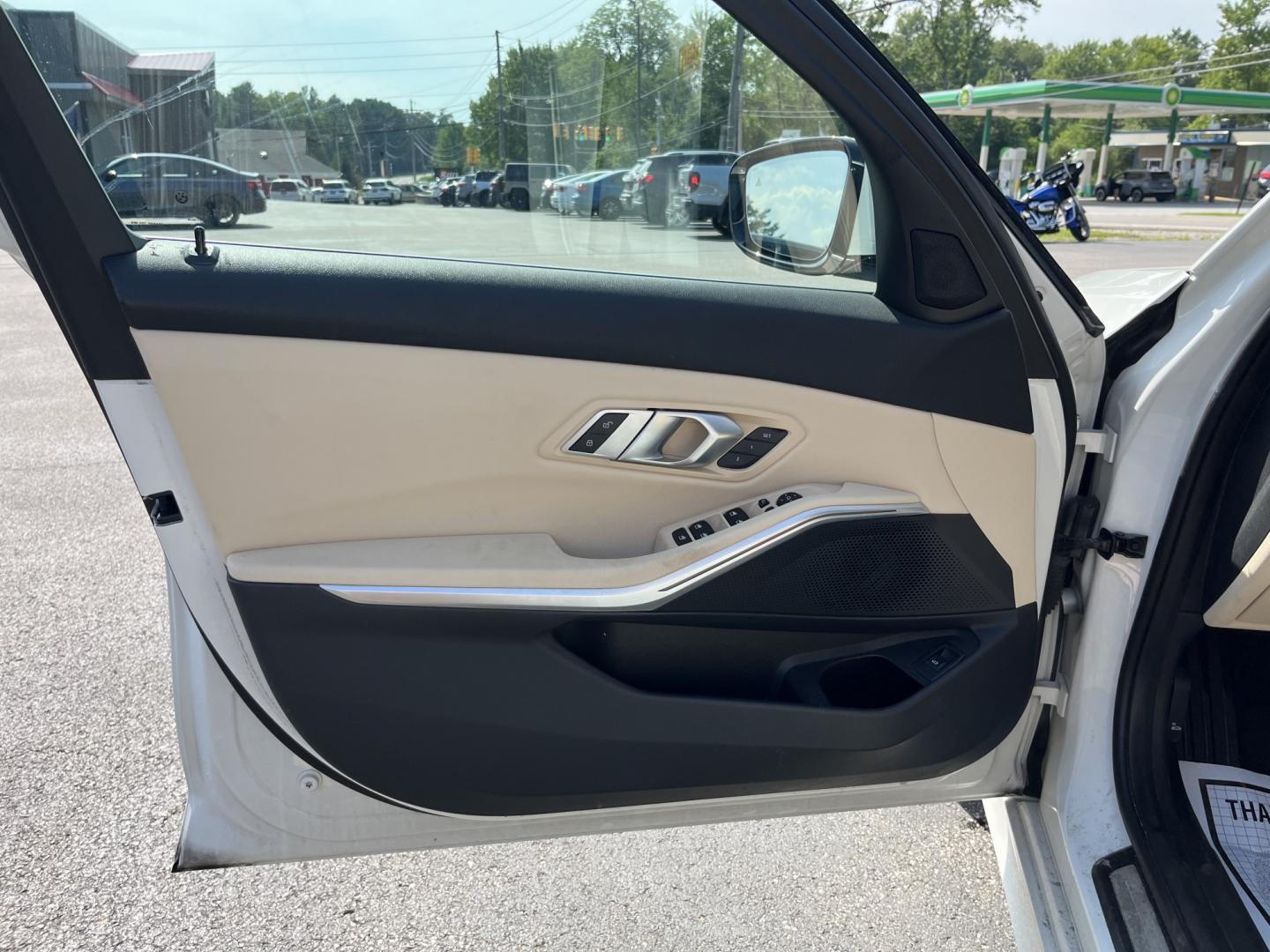 2021 White /Black BMW 3-Series 330i xDrive (3MW5R7J05M8) with an 2.0L I4 DOHC 16V engine, Automatic transmission, located at 547 E. Main St., Orwell, OH, 44076, (440) 437-5893, 41.535435, -80.847855 - 2021 BMW 330i xDrive – Sporty Luxury Sedan with Turbo Performance and Premium Technology! This 2021 BMW 330i xDrive is a refined and dynamic midsize sedan that offers engaging performance and all-weather confidence. Powered by a responsive 2.0L Turbocharged I4 engine paired with a smooth 8-speed- Photo#15