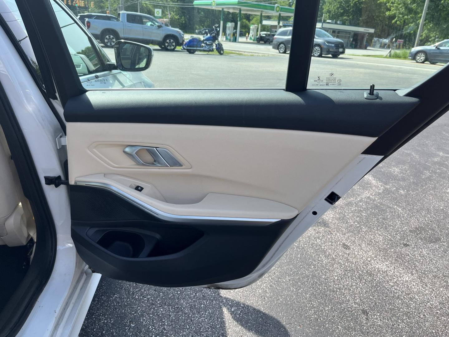 2021 White /Black BMW 3-Series 330i xDrive (3MW5R7J05M8) with an 2.0L I4 DOHC 16V engine, Automatic transmission, located at 547 E. Main St., Orwell, OH, 44076, (440) 437-5893, 41.535435, -80.847855 - 2021 BMW 330i xDrive – Sporty Luxury Sedan with Turbo Performance and Premium Technology! This 2021 BMW 330i xDrive is a refined and dynamic midsize sedan that offers engaging performance and all-weather confidence. Powered by a responsive 2.0L Turbocharged I4 engine paired with a smooth 8-speed- Photo#32