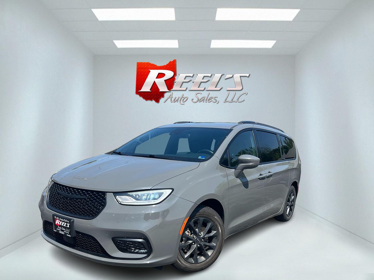 2021 Gray /Black Chrysler Pacifica Touring-L (2C4RC1BG2MR) with an 3.6L V6 DOHC 24V engine, Automatic transmission, located at 547 E. Main St., Orwell, OH, 44076, (440) 437-5893, 41.535435, -80.847855 - 2021 Chrysler Pacifica Touring L – Spacious Family Minivan with S Appearance Package and Modern Features! This 2021 Chrysler Pacifica Touring L is a versatile and well-equipped minivan that makes family life easier and more comfortable. Powered by a smooth 3.6L Pentastar V6 engine paired with a r- Photo#0