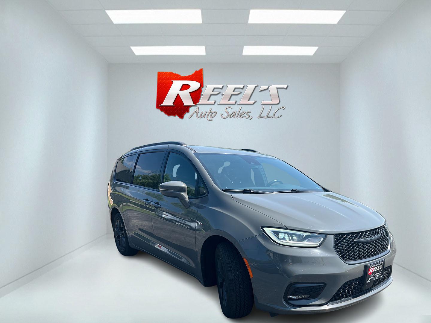 2021 Gray /Black Chrysler Pacifica Touring-L (2C4RC1BG2MR) with an 3.6L V6 DOHC 24V engine, Automatic transmission, located at 547 E. Main St., Orwell, OH, 44076, (440) 437-5893, 41.535435, -80.847855 - 2021 Chrysler Pacifica Touring L – Spacious Family Minivan with S Appearance Package and Modern Features! This 2021 Chrysler Pacifica Touring L is a versatile and well-equipped minivan that makes family life easier and more comfortable. Powered by a smooth 3.6L Pentastar V6 engine paired with a r- Photo#2