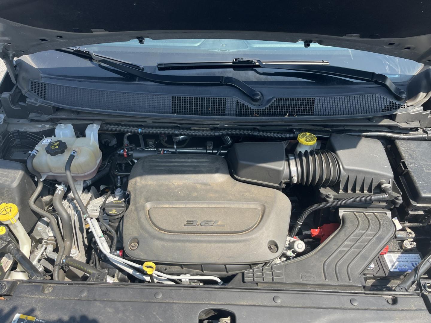 2021 Gray /Black Chrysler Pacifica Touring-L (2C4RC1BG2MR) with an 3.6L V6 DOHC 24V engine, Automatic transmission, located at 547 E. Main St., Orwell, OH, 44076, (440) 437-5893, 41.535435, -80.847855 - 2021 Chrysler Pacifica Touring L – Spacious Family Minivan with S Appearance Package and Modern Features! This 2021 Chrysler Pacifica Touring L is a versatile and well-equipped minivan that makes family life easier and more comfortable. Powered by a smooth 3.6L Pentastar V6 engine paired with a r- Photo#13
