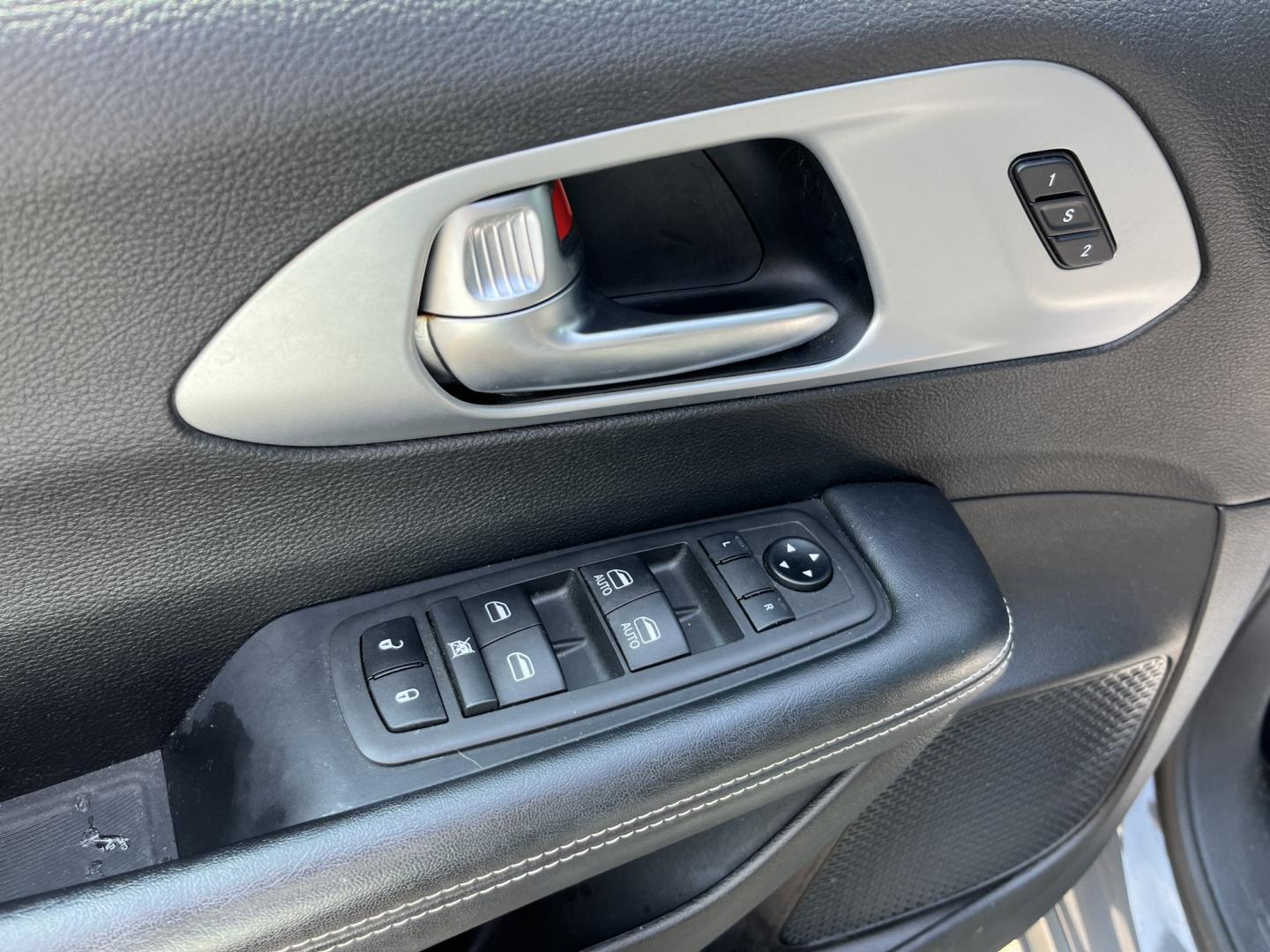 2021 Gray /Black Chrysler Pacifica Touring-L (2C4RC1BG2MR) with an 3.6L V6 DOHC 24V engine, Automatic transmission, located at 547 E. Main St., Orwell, OH, 44076, (440) 437-5893, 41.535435, -80.847855 - 2021 Chrysler Pacifica Touring L – Spacious Family Minivan with S Appearance Package and Modern Features! This 2021 Chrysler Pacifica Touring L is a versatile and well-equipped minivan that makes family life easier and more comfortable. Powered by a smooth 3.6L Pentastar V6 engine paired with a r- Photo#17