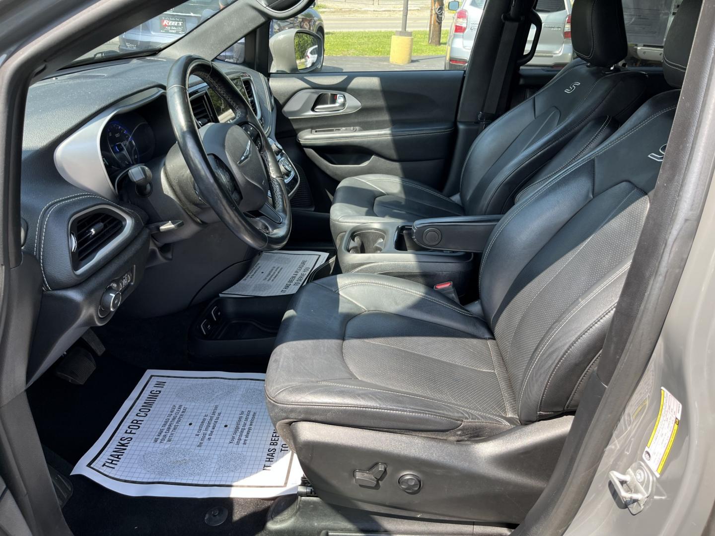 2021 Gray /Black Chrysler Pacifica Touring-L (2C4RC1BG2MR) with an 3.6L V6 DOHC 24V engine, Automatic transmission, located at 547 E. Main St., Orwell, OH, 44076, (440) 437-5893, 41.535435, -80.847855 - 2021 Chrysler Pacifica Touring L – Spacious Family Minivan with S Appearance Package and Modern Features! This 2021 Chrysler Pacifica Touring L is a versatile and well-equipped minivan that makes family life easier and more comfortable. Powered by a smooth 3.6L Pentastar V6 engine paired with a r- Photo#18