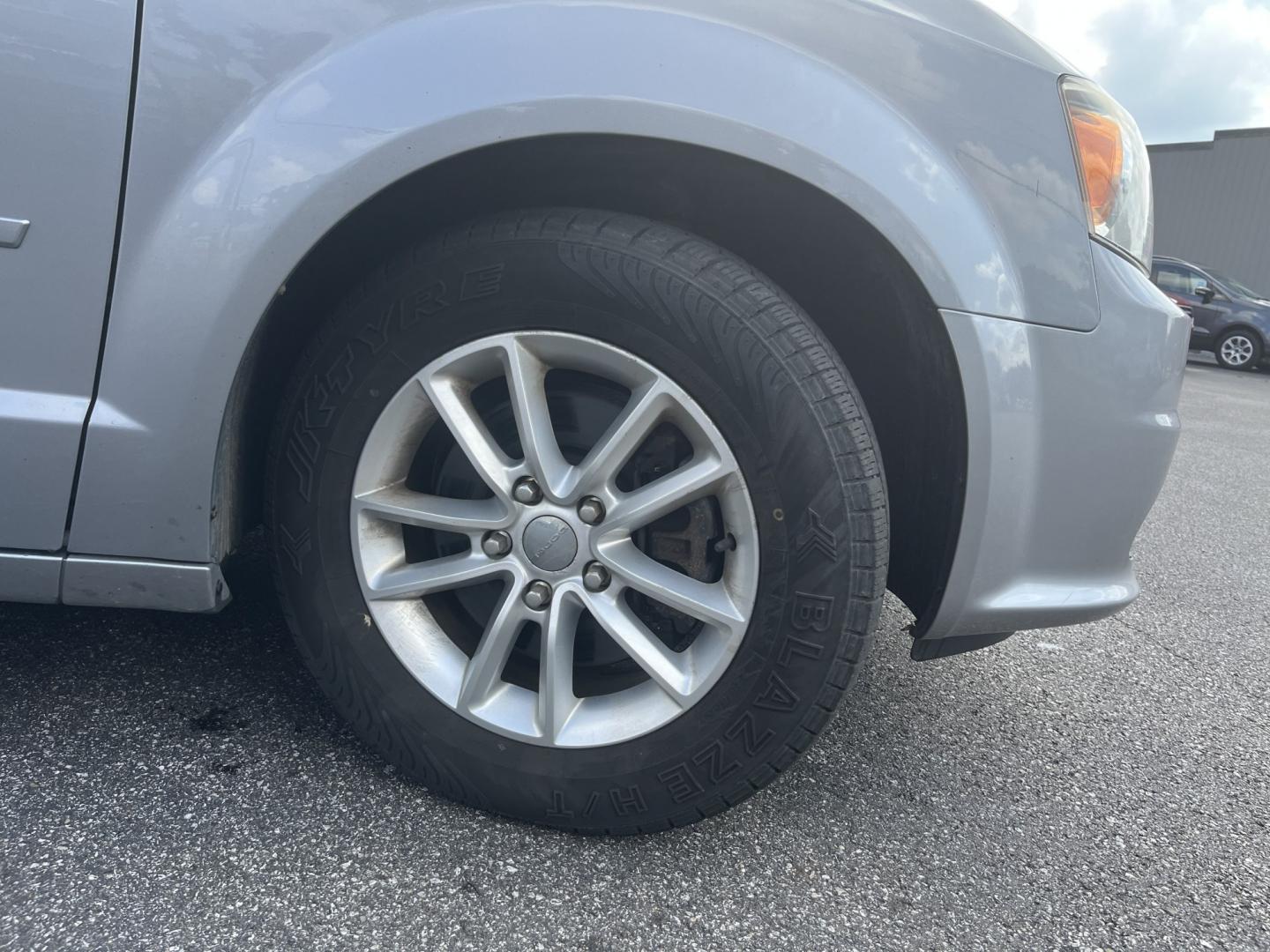 2013 Silver /Black Dodge Grand Caravan SXT (2C4RDGCG8DR) with an 3.6L V6 DOHC 24V FFV engine, Automatic transmission, located at 11115 Chardon Rd. , Chardon, OH, 44024, (440) 214-9705, 41.580246, -81.241943 - 2013 Dodge Grand Caravan SXT – Spacious Family Minivan with Stow ’n Go and Rear Entertainment! This 2013 Dodge Grand Caravan SXT is a practical and family-friendly minivan that offers generous space and versatile seating. Powered by a smooth 3.6L Pentastar V6 engine paired with a responsive 6-s- Photo#4