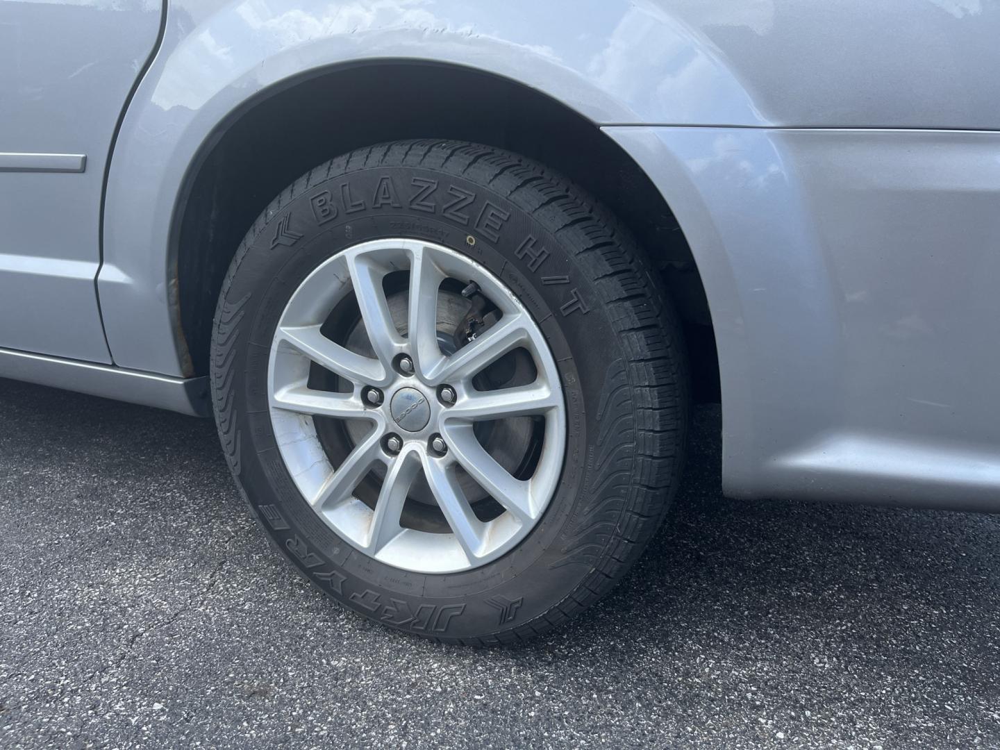 2013 Silver /Black Dodge Grand Caravan SXT (2C4RDGCG8DR) with an 3.6L V6 DOHC 24V FFV engine, Automatic transmission, located at 11115 Chardon Rd. , Chardon, OH, 44024, (440) 214-9705, 41.580246, -81.241943 - 2013 Dodge Grand Caravan SXT – Spacious Family Minivan with Stow ’n Go and Rear Entertainment! This 2013 Dodge Grand Caravan SXT is a practical and family-friendly minivan that offers generous space and versatile seating. Powered by a smooth 3.6L Pentastar V6 engine paired with a responsive 6-s- Photo#10