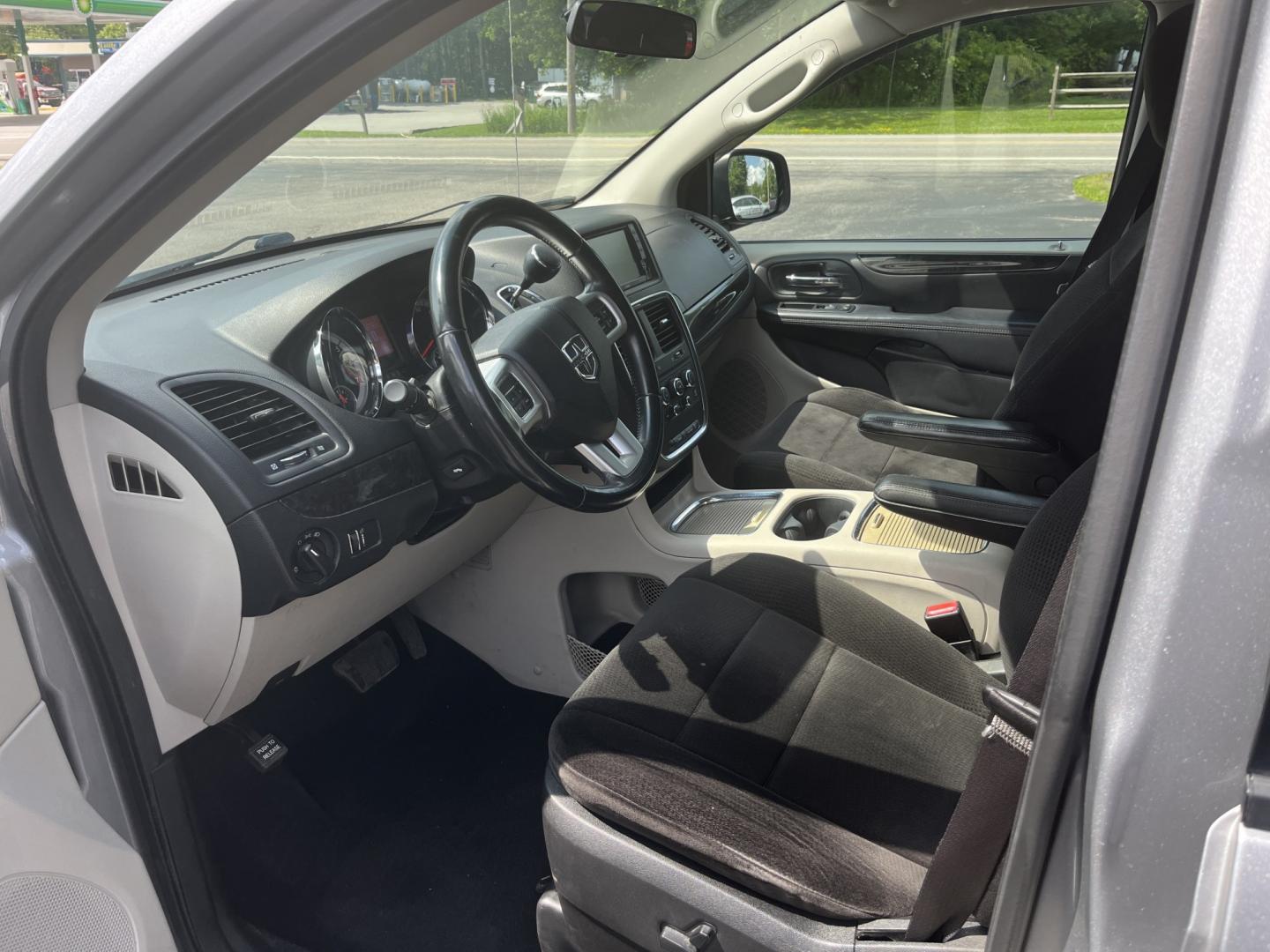 2013 Silver /Black Dodge Grand Caravan SXT (2C4RDGCG8DR) with an 3.6L V6 DOHC 24V FFV engine, Automatic transmission, located at 11115 Chardon Rd. , Chardon, OH, 44024, (440) 214-9705, 41.580246, -81.241943 - 2013 Dodge Grand Caravan SXT – Spacious Family Minivan with Stow ’n Go and Rear Entertainment! This 2013 Dodge Grand Caravan SXT is a practical and family-friendly minivan that offers generous space and versatile seating. Powered by a smooth 3.6L Pentastar V6 engine paired with a responsive 6-s- Photo#17