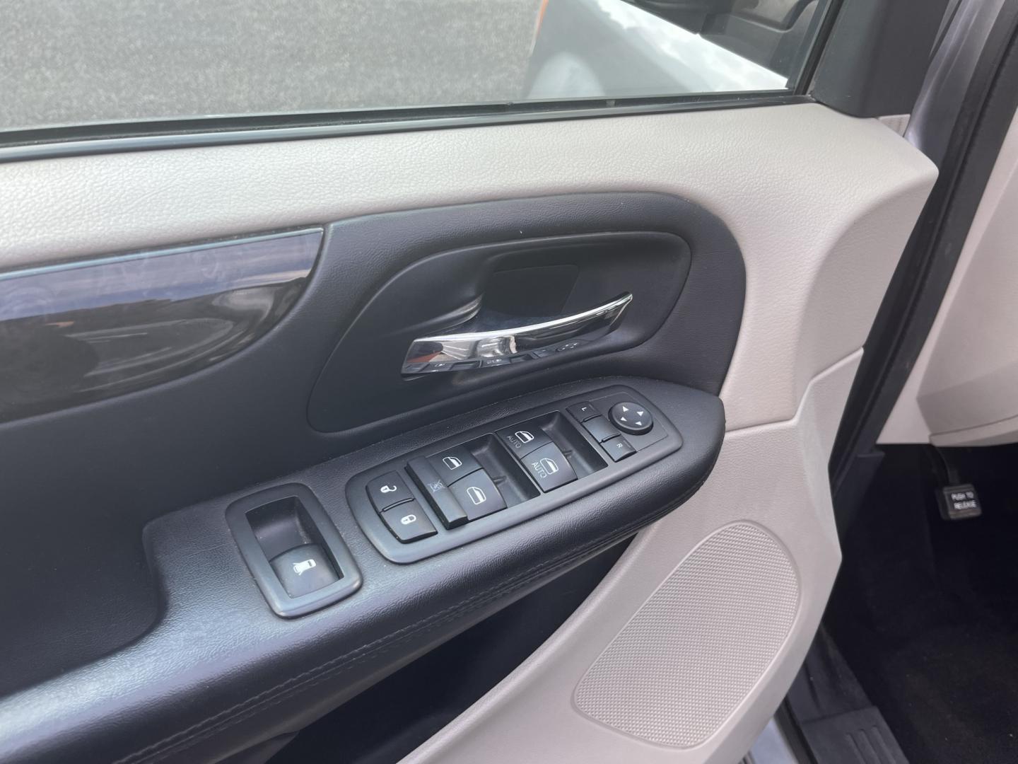 2013 Silver /Black Dodge Grand Caravan SXT (2C4RDGCG8DR) with an 3.6L V6 DOHC 24V FFV engine, Automatic transmission, located at 11115 Chardon Rd. , Chardon, OH, 44024, (440) 214-9705, 41.580246, -81.241943 - 2013 Dodge Grand Caravan SXT – Spacious Family Minivan with Stow ’n Go and Rear Entertainment! This 2013 Dodge Grand Caravan SXT is a practical and family-friendly minivan that offers generous space and versatile seating. Powered by a smooth 3.6L Pentastar V6 engine paired with a responsive 6-s- Photo#16