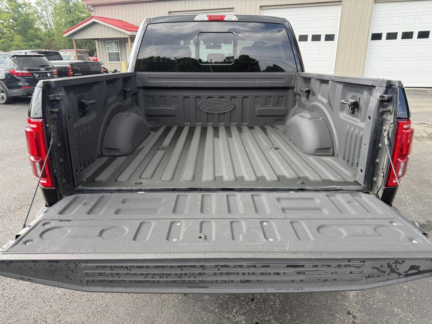 2017 Black /Black Ford F-150 Lariat SuperCrew 5.5-ft. Bed 4WD (1FTEW1EG6HF) with an 3.5L V6 Twin Turbo engine, Automatic transmission, located at 547 E. Main St., Orwell, OH, 44076, (440) 437-5893, 41.535435, -80.847855 - 2017 Ford F-150 Lariat Crew Cab 4WD – Loaded Luxury Truck with Twin-Turbo Power and Massive Towing! This 2017 Ford F-150 Lariat Crew Cab 4WD is a premium, well-equipped full-size truck that offers luxury comfort and serious capability. Powered by the potent 3.5L Twin-Turbo EcoBoost V6 engine pair- Photo#10