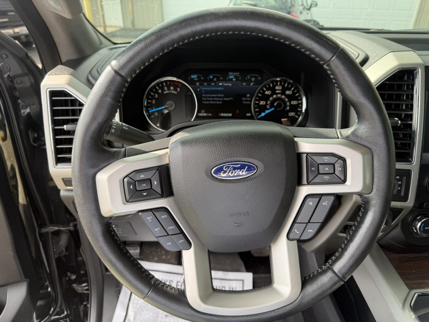2017 Black /Black Ford F-150 Lariat SuperCrew 5.5-ft. Bed 4WD (1FTEW1EG6HF) with an 3.5L V6 Twin Turbo engine, Automatic transmission, located at 547 E. Main St., Orwell, OH, 44076, (440) 437-5893, 41.535435, -80.847855 - 2017 Ford F-150 Lariat Crew Cab 4WD – Loaded Luxury Truck with Twin-Turbo Power and Massive Towing! This 2017 Ford F-150 Lariat Crew Cab 4WD is a premium, well-equipped full-size truck that offers luxury comfort and serious capability. Powered by the potent 3.5L Twin-Turbo EcoBoost V6 engine pair- Photo#18