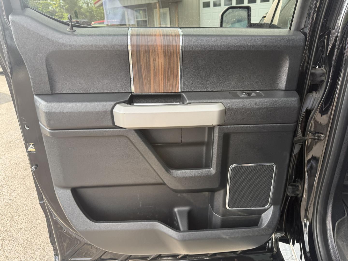 2017 Black /Black Ford F-150 Lariat SuperCrew 5.5-ft. Bed 4WD (1FTEW1EG6HF) with an 3.5L V6 Twin Turbo engine, Automatic transmission, located at 547 E. Main St., Orwell, OH, 44076, (440) 437-5893, 41.535435, -80.847855 - 2017 Ford F-150 Lariat Crew Cab 4WD – Loaded Luxury Truck with Twin-Turbo Power and Massive Towing! This 2017 Ford F-150 Lariat Crew Cab 4WD is a premium, well-equipped full-size truck that offers luxury comfort and serious capability. Powered by the potent 3.5L Twin-Turbo EcoBoost V6 engine pair- Photo#43