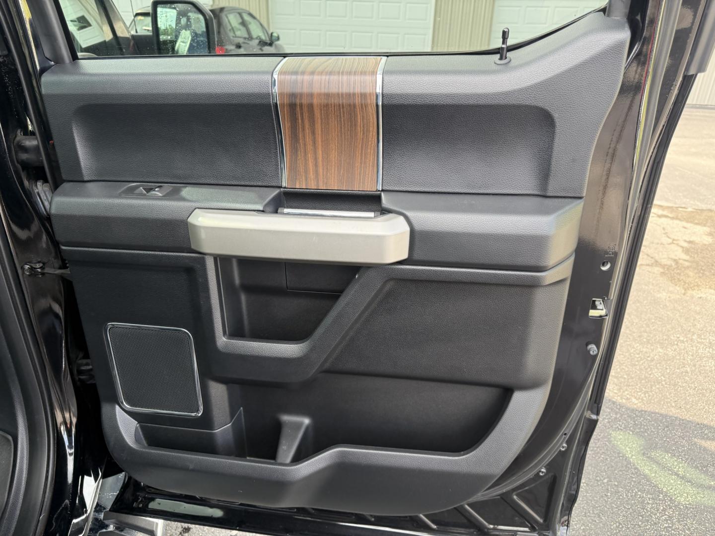 2017 Black /Black Ford F-150 Lariat SuperCrew 5.5-ft. Bed 4WD (1FTEW1EG6HF) with an 3.5L V6 Twin Turbo engine, Automatic transmission, located at 547 E. Main St., Orwell, OH, 44076, (440) 437-5893, 41.535435, -80.847855 - 2017 Ford F-150 Lariat Crew Cab 4WD – Loaded Luxury Truck with Twin-Turbo Power and Massive Towing! This 2017 Ford F-150 Lariat Crew Cab 4WD is a premium, well-equipped full-size truck that offers luxury comfort and serious capability. Powered by the potent 3.5L Twin-Turbo EcoBoost V6 engine pair- Photo#45