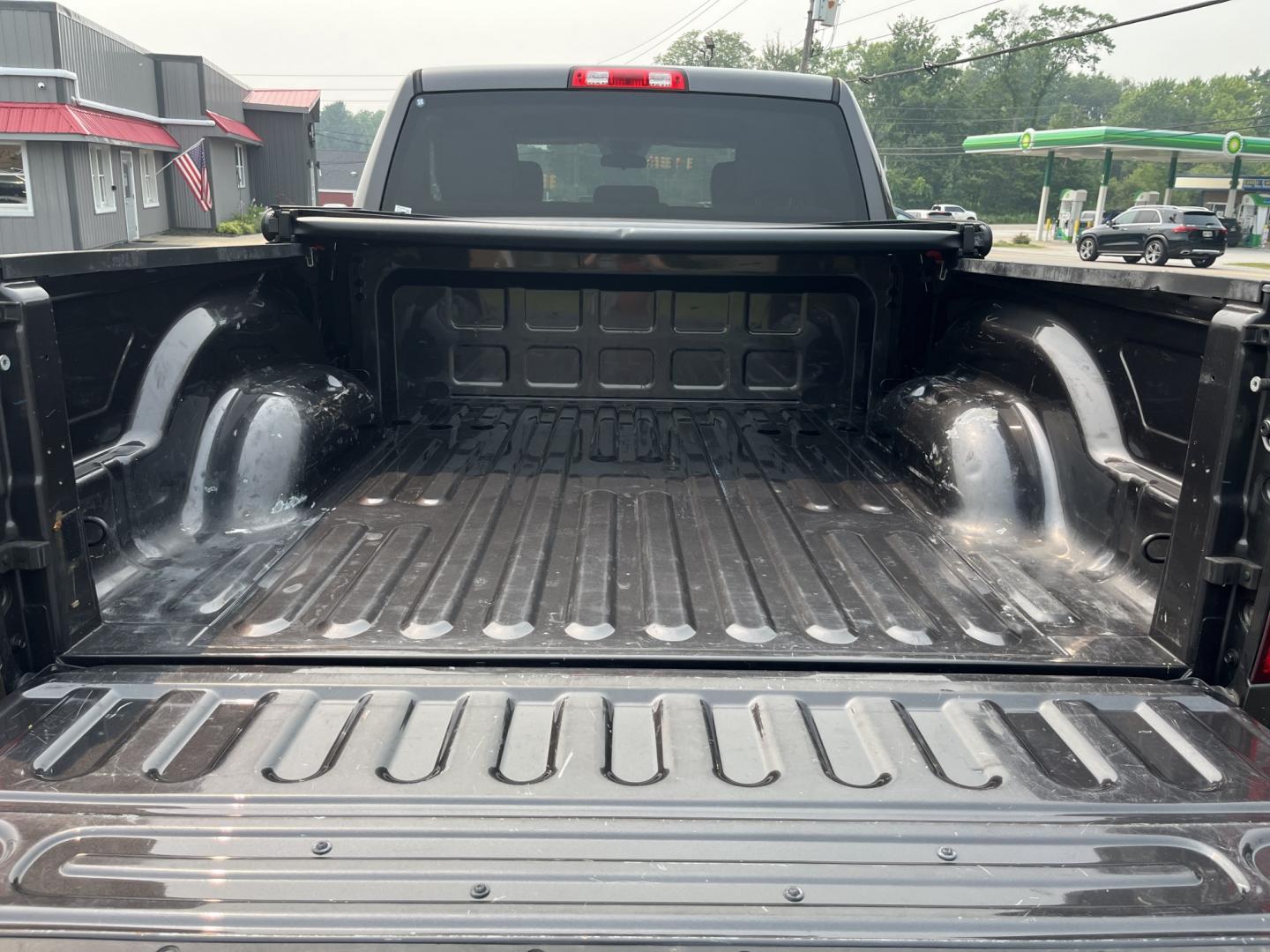 2018 Gray /Black RAM 2500 Tradesman Crew Cab SWB 4WD (3C6UR5CJ4JG) with an 6.4L V8 engine, Automatic transmission, located at 11115 Chardon Rd. , Chardon, OH, 44024, (440) 214-9705, 41.580246, -81.241943 - 2018 Ram 2500 Tradesman Crew Cab 4WD – Maryland Truck – Heavy-Duty HEMI Power with Snow Chief Package and Strong Towing! This 2018 Ram 2500 Tradesman Crew Cab 4WD is a tough, work-ready heavy-duty truck with great capability. Powered by a strong 6.4L HEMI V8 engine paired with a durable 6-speed- Photo#14