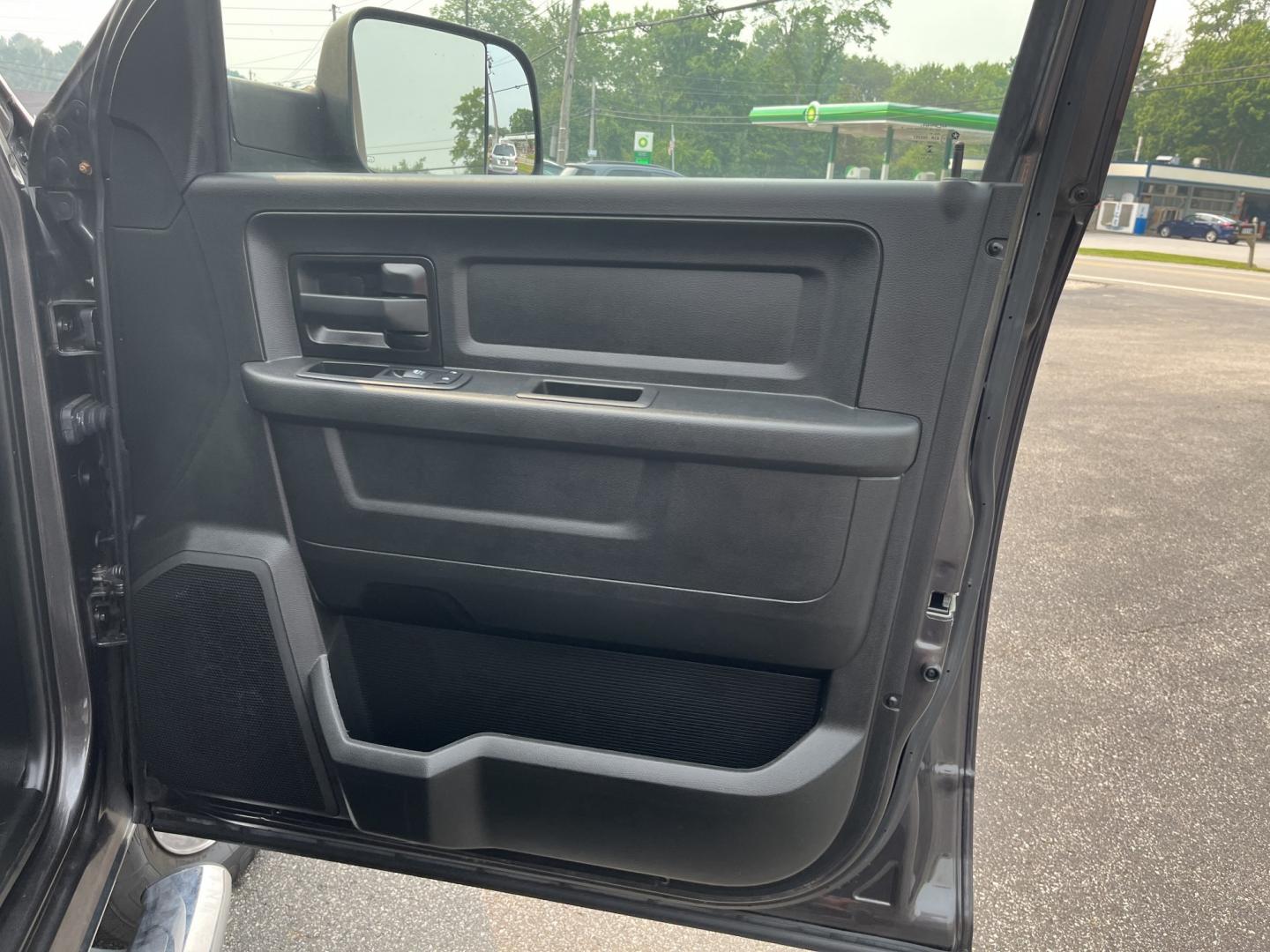 2018 Gray /Black RAM 2500 Tradesman Crew Cab SWB 4WD (3C6UR5CJ4JG) with an 6.4L V8 engine, Automatic transmission, located at 11115 Chardon Rd. , Chardon, OH, 44024, (440) 214-9705, 41.580246, -81.241943 - 2018 Ram 2500 Tradesman Crew Cab 4WD – Maryland Truck – Heavy-Duty HEMI Power with Snow Chief Package and Strong Towing! This 2018 Ram 2500 Tradesman Crew Cab 4WD is a tough, work-ready heavy-duty truck with great capability. Powered by a strong 6.4L HEMI V8 engine paired with a durable 6-speed- Photo#30