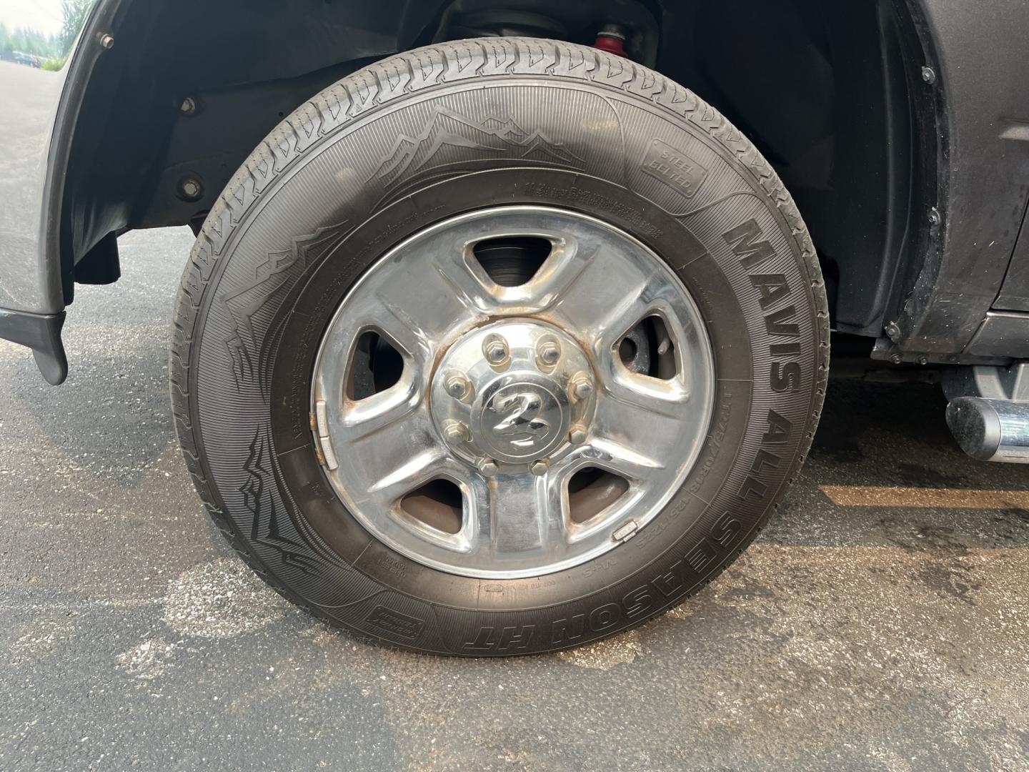 2018 Gray /Black RAM 2500 Tradesman Crew Cab SWB 4WD (3C6UR5CJ4JG) with an 6.4L V8 engine, Automatic transmission, located at 11115 Chardon Rd. , Chardon, OH, 44024, (440) 214-9705, 41.580246, -81.241943 - 2018 Ram 2500 Tradesman Crew Cab 4WD – Maryland Truck – Heavy-Duty HEMI Power with Snow Chief Package and Strong Towing! This 2018 Ram 2500 Tradesman Crew Cab 4WD is a tough, work-ready heavy-duty truck with great capability. Powered by a strong 6.4L HEMI V8 engine paired with a durable 6-speed- Photo#3
