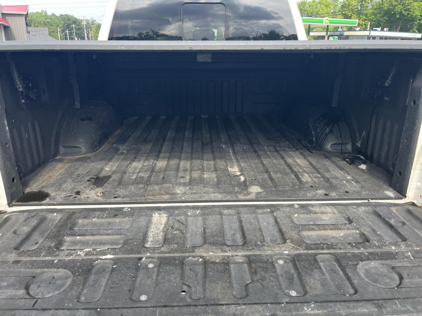 2016 White /Black Ford F-150 Platinum SuperCrew 5.5-ft. Bed 4WD (1FTEW1EG3GF) with an 3.5L V6 Twin Turbo engine, Automatic transmission, located at 11115 Chardon Rd. , Chardon, OH, 44024, (440) 214-9705, 41.580246, -81.241943 - 2016 Ford F-150 Platinum Crew Cab 4WD – Loaded Luxury Truck with Massive Towing and Fresh Timing Job! This 2016 Ford F-150 Platinum Crew Cab 4WD is a top-tier luxury truck that combines premium comfort with serious capability. Powered by the potent 3.5L Twin-Turbo EcoBoost V6 engine paired with a- Photo#14