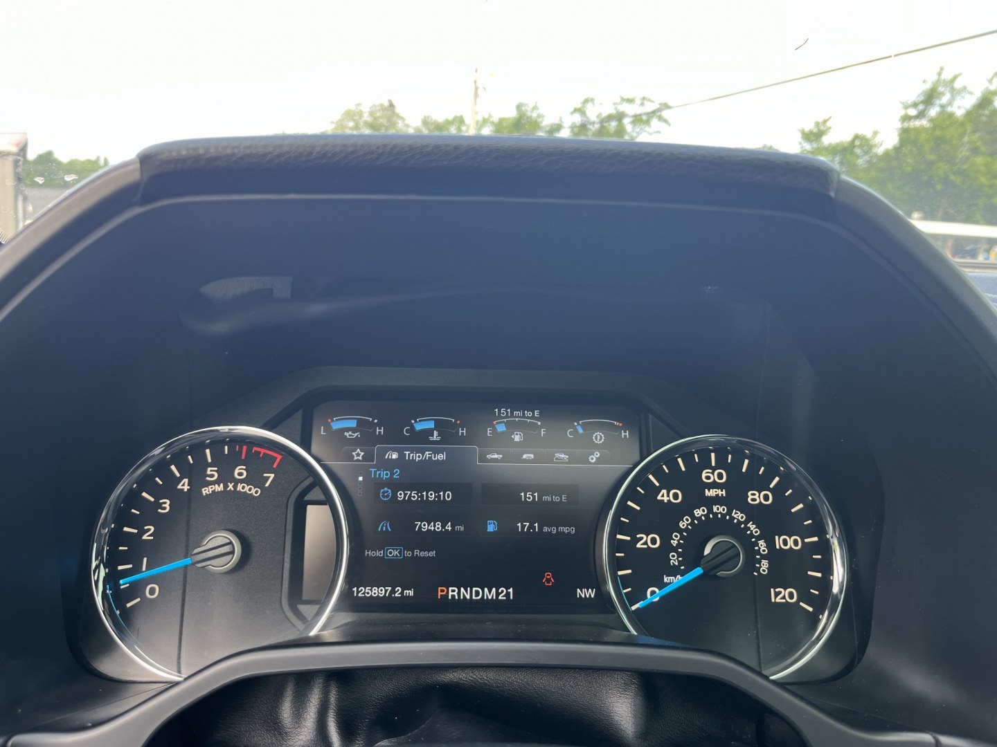 2016 White /Black Ford F-150 Platinum SuperCrew 5.5-ft. Bed 4WD (1FTEW1EG3GF) with an 3.5L V6 Twin Turbo engine, Automatic transmission, located at 11115 Chardon Rd. , Chardon, OH, 44024, (440) 214-9705, 41.580246, -81.241943 - 2016 Ford F-150 Platinum Crew Cab 4WD – Loaded Luxury Truck with Massive Towing and Fresh Timing Job! This 2016 Ford F-150 Platinum Crew Cab 4WD is a top-tier luxury truck that combines premium comfort with serious capability. Powered by the potent 3.5L Twin-Turbo EcoBoost V6 engine paired with a- Photo#22