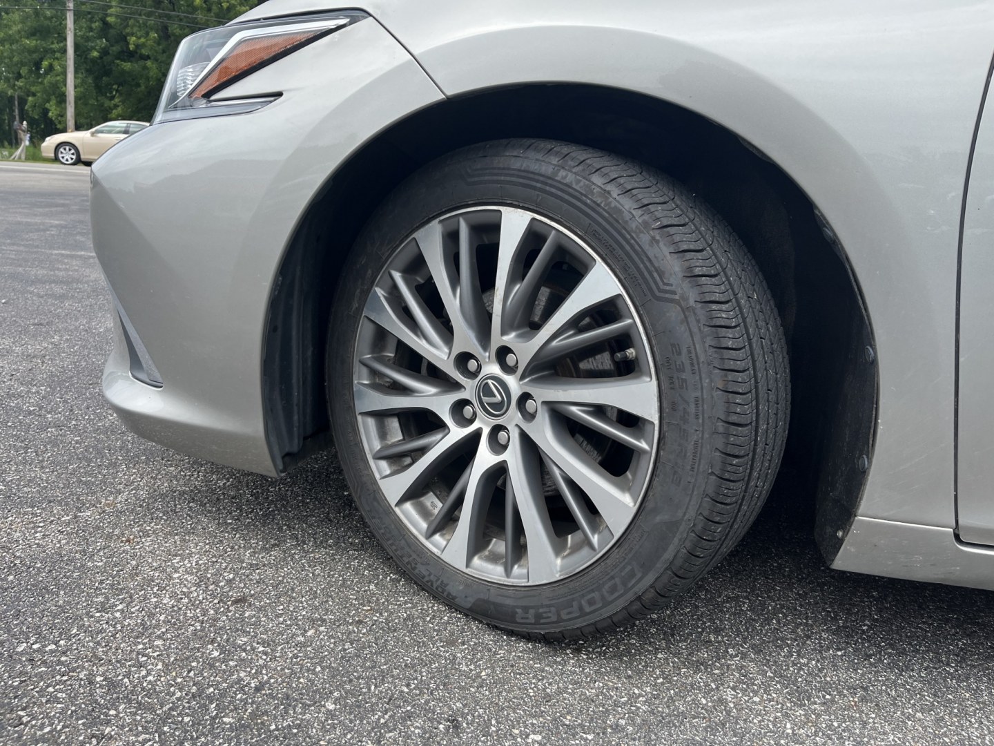 2021 Gray /Gray Lexus ES 250 Premium (58AD11D17MU) with an 2.5L I4 DOHC 16V engine, Automatic transmission, located at 11115 Chardon Rd. , Chardon, OH, 44024, (440) 214-9705, 41.580246, -81.241943- Photo#12