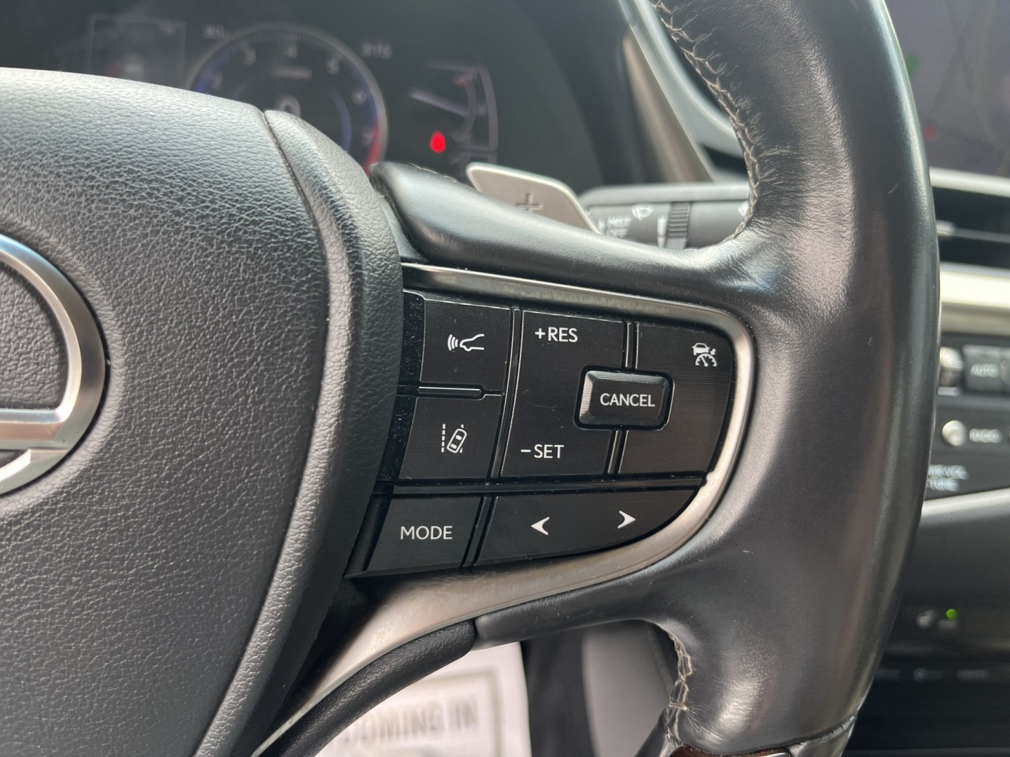 2021 Gray /Gray Lexus ES 250 Premium (58AD11D17MU) with an 2.5L I4 DOHC 16V engine, Automatic transmission, located at 11115 Chardon Rd. , Chardon, OH, 44024, (440) 214-9705, 41.580246, -81.241943- Photo#21