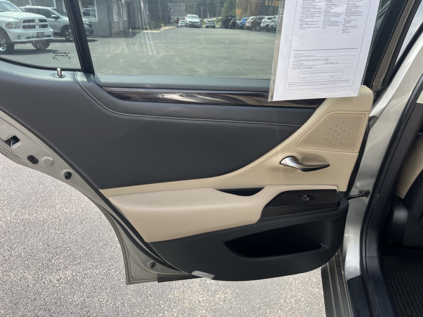 2021 Gray /Gray Lexus ES 250 Premium (58AD11D17MU) with an 2.5L I4 DOHC 16V engine, Automatic transmission, located at 11115 Chardon Rd. , Chardon, OH, 44024, (440) 214-9705, 41.580246, -81.241943- Photo#30