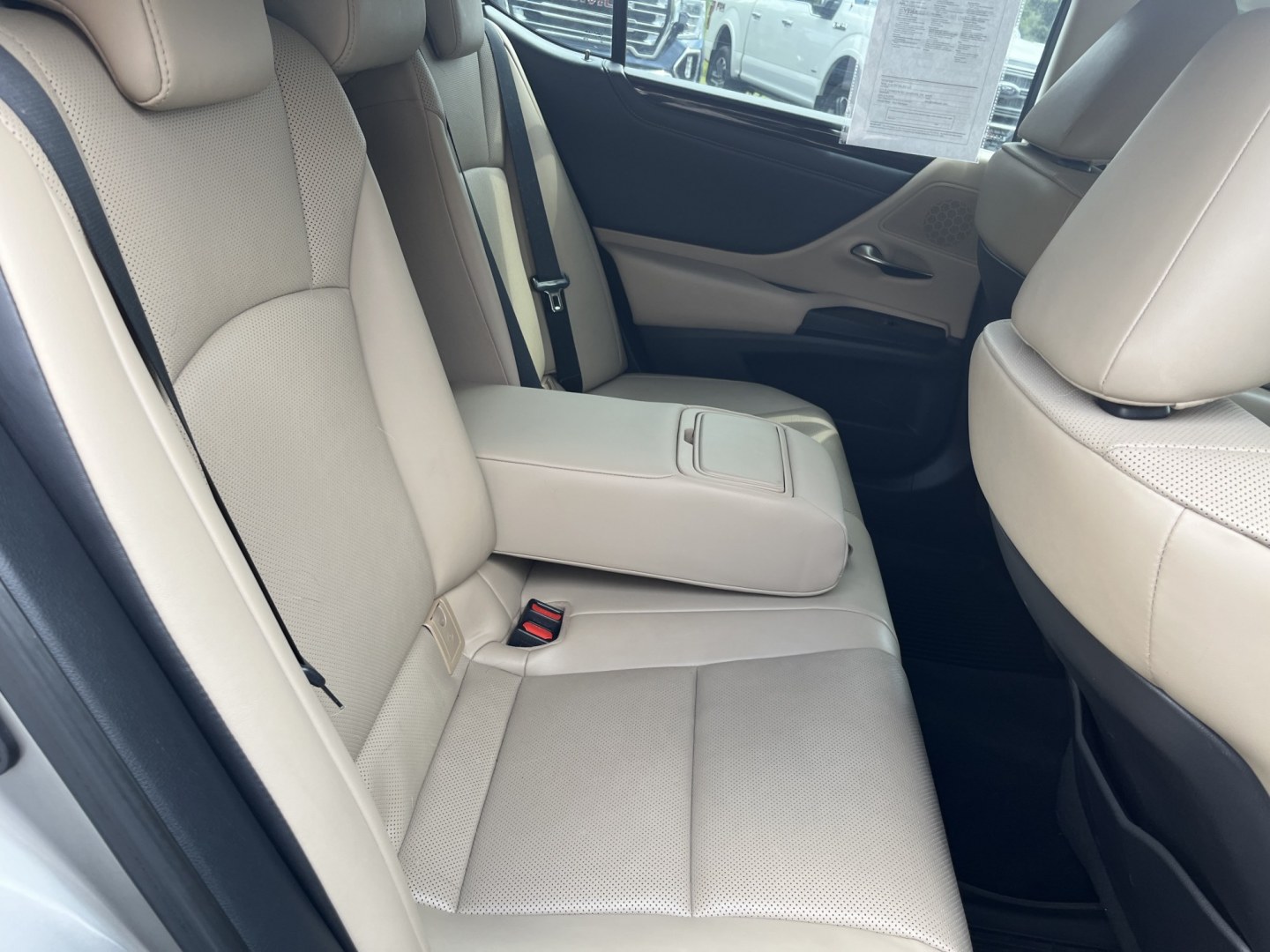 2021 Gray /Gray Lexus ES 250 Premium (58AD11D17MU) with an 2.5L I4 DOHC 16V engine, Automatic transmission, located at 11115 Chardon Rd. , Chardon, OH, 44024, (440) 214-9705, 41.580246, -81.241943- Photo#34