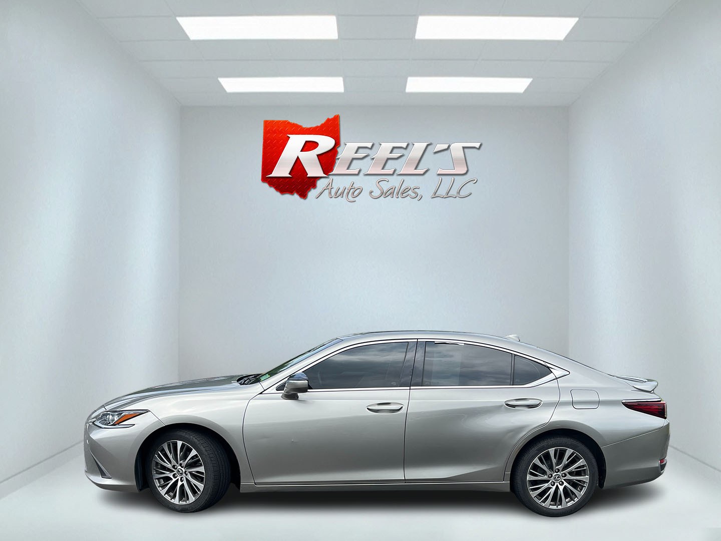 2021 Gray /Gray Lexus ES 250 Premium (58AD11D17MU) with an 2.5L I4 DOHC 16V engine, Automatic transmission, located at 11115 Chardon Rd. , Chardon, OH, 44024, (440) 214-9705, 41.580246, -81.241943- Photo#11
