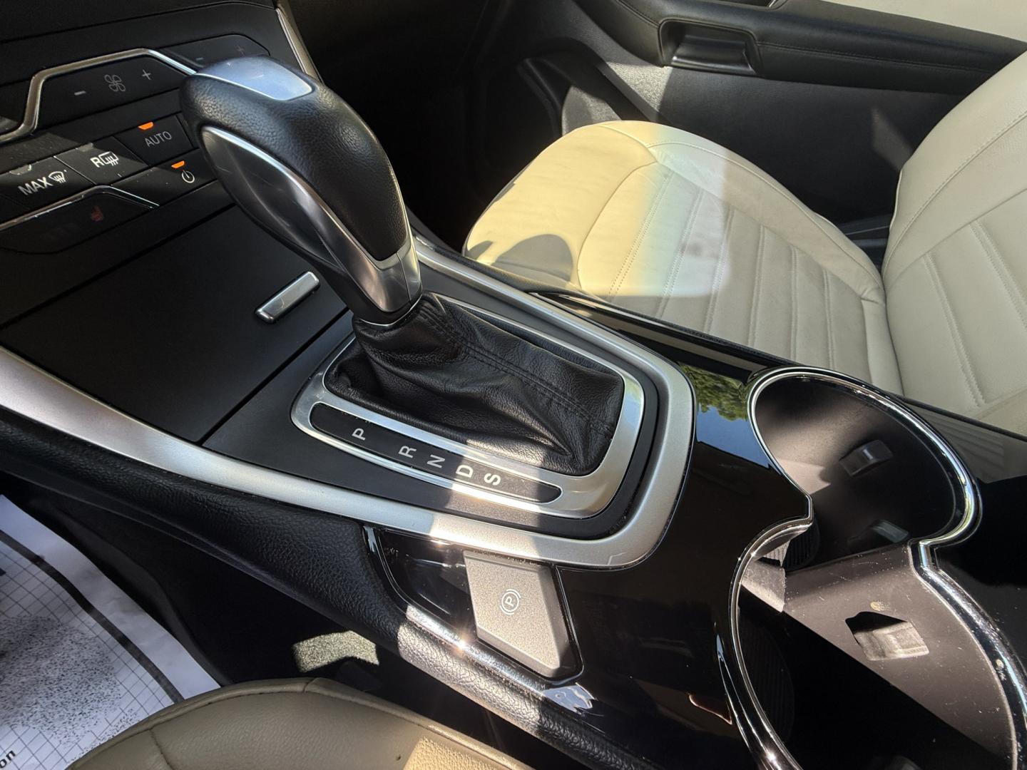 2018 Red /Tan Ford Edge SEL AWD (2FMPK4J98JB) with an 2.0L I4 DOHC 16V Turbo engine, Automatic transmission, located at 547 E. Main St., Orwell, OH, 44076, (440) 437-5893, 41.535435, -80.847855 - 2018 Ford Edge SEL AWD – Premium Midsize SUV with Turbo Efficiency and Modern Features! This 2018 Ford Edge SEL AWD is a stylish and versatile midsize SUV that offers a smooth ride, upscale comfort, and capable all-weather performance. Powered by a responsive 2.0L I4 engine paired with a smooth 6- Photo#20