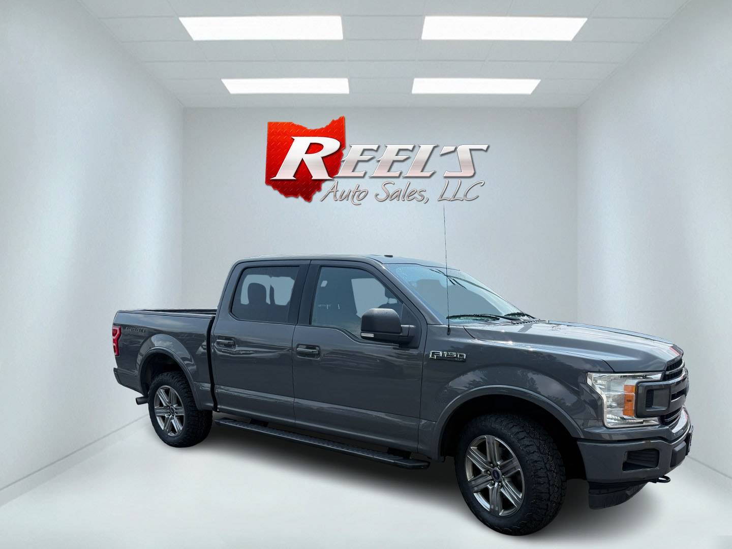 2018 Gray /Black Ford F-150 XLT SuperCrew 5.5-ft. Bed 4WD (1FTEW1EP4JF) with an 2.7L V6 DOHC 24V TWIN TURBO engine, Automatic transmission, located at 547 E. Main St., Orwell, OH, 44076, (440) 437-5893, 41.535435, -80.847855 - 2018 Ford F-150 XLT Crew Cab 4WD – Sporty Twin-Turbo Power with Fresh All-Terrain Tires and Modern Tech! This 2018 Ford F-150 XLT Crew Cab 4WD is a sharp, well-equipped full-size truck that offers strong performance and practical features. Powered by a responsive 2.7L Twin-Turbo EcoBoost V6 engin- Photo#3