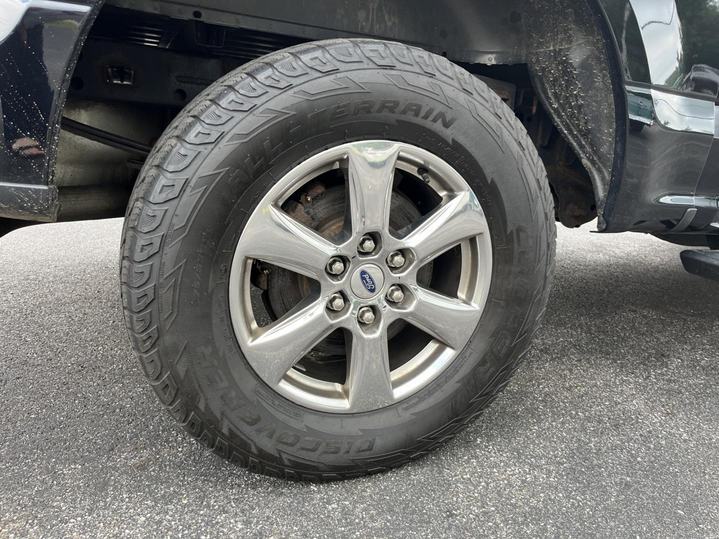 2019 Black /Gray Ford F-150 XLT SuperCrew 5.5-ft. Bed 4WD (1FTEW1EP1KF) with an 2.7L V6 DOHC 24V TWIN TURBO engine, Automatic transmission, located at 11115 Chardon Rd. , Chardon, OH, 44024, (440) 214-9705, 41.580246, -81.241943 - 2019 Ford F-150 XLT Crew Cab 4WD – Sporty Twin-Turbo Power with Towing Capability and Modern Tech! This 2019 Ford F-150 XLT Crew Cab 4WD is a sharp, well-equipped full-size truck that offers strong performance and practical features. Powered by a responsive 2.7L Twin-Turbo EcoBoost V6 engine pair- Photo#8