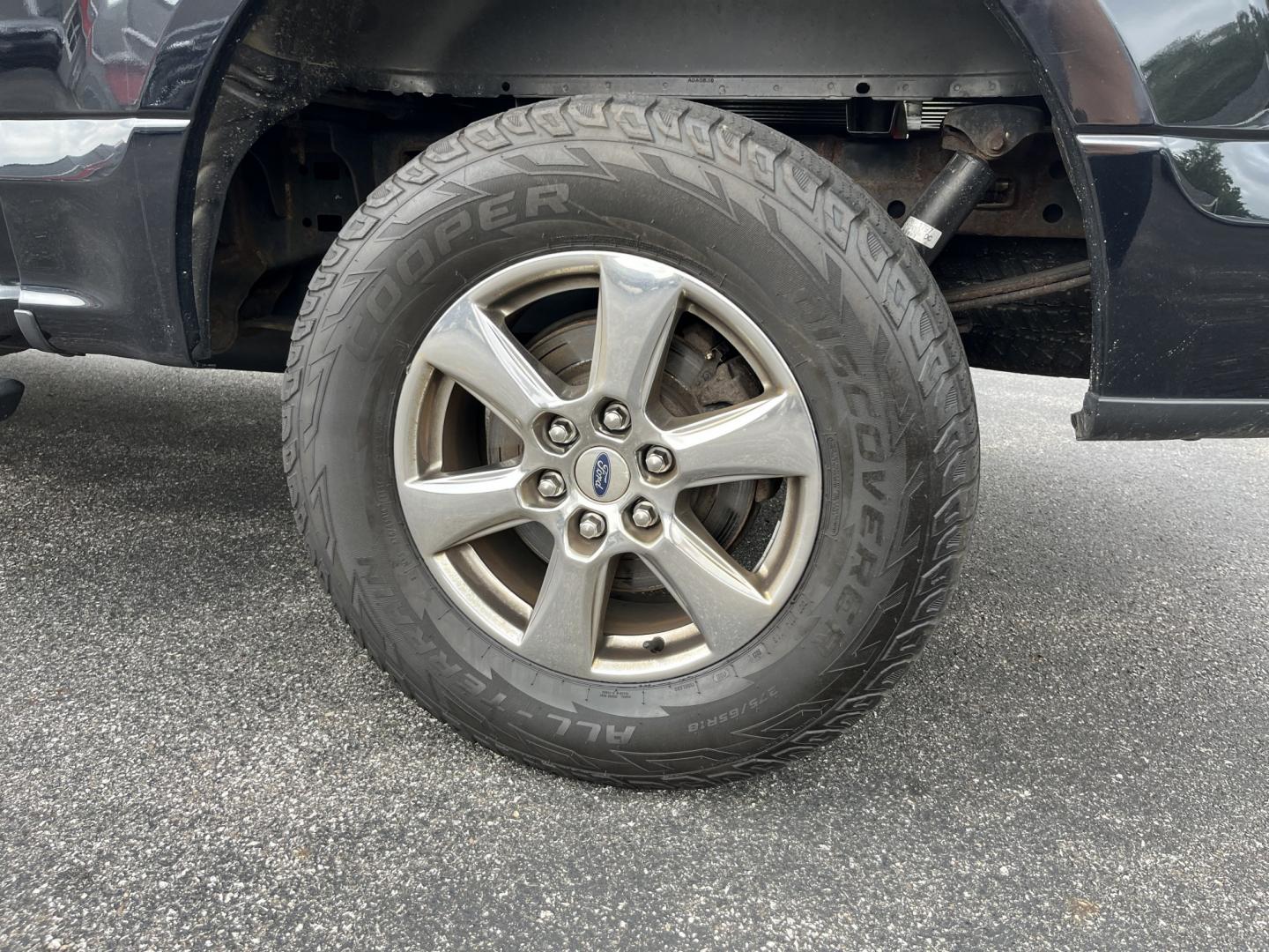 2019 Black /Gray Ford F-150 XLT SuperCrew 5.5-ft. Bed 4WD (1FTEW1EP1KF) with an 2.7L V6 DOHC 24V TWIN TURBO engine, Automatic transmission, located at 11115 Chardon Rd. , Chardon, OH, 44024, (440) 214-9705, 41.580246, -81.241943 - 2019 Ford F-150 XLT Crew Cab 4WD – Sporty Twin-Turbo Power with Towing Capability and Modern Tech! This 2019 Ford F-150 XLT Crew Cab 4WD is a sharp, well-equipped full-size truck that offers strong performance and practical features. Powered by a responsive 2.7L Twin-Turbo EcoBoost V6 engine pair- Photo#11