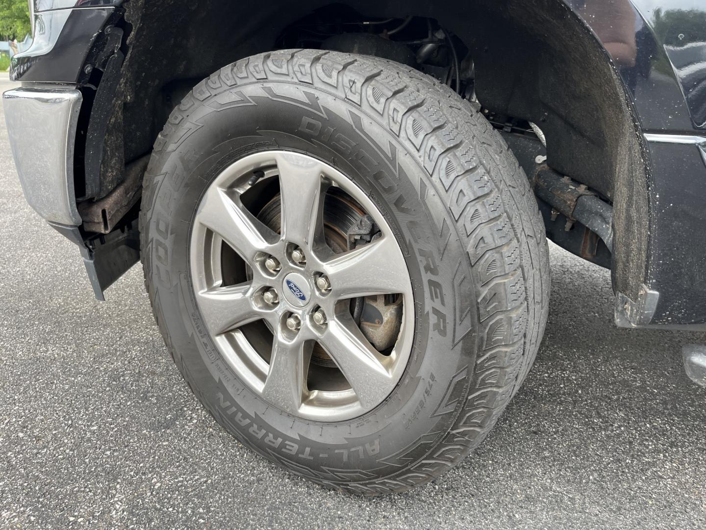 2019 Black /Gray Ford F-150 XLT SuperCrew 5.5-ft. Bed 4WD (1FTEW1EP1KF) with an 2.7L V6 DOHC 24V TWIN TURBO engine, Automatic transmission, located at 11115 Chardon Rd. , Chardon, OH, 44024, (440) 214-9705, 41.580246, -81.241943 - 2019 Ford F-150 XLT Crew Cab 4WD – Sporty Twin-Turbo Power with Towing Capability and Modern Tech! This 2019 Ford F-150 XLT Crew Cab 4WD is a sharp, well-equipped full-size truck that offers strong performance and practical features. Powered by a responsive 2.7L Twin-Turbo EcoBoost V6 engine pair- Photo#13