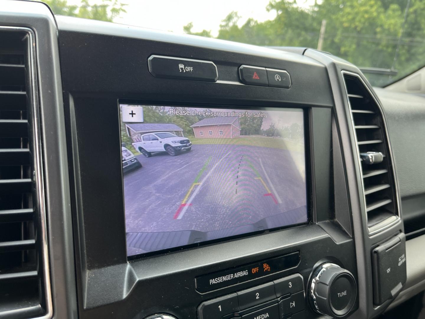 2019 Black /Gray Ford F-150 XLT SuperCrew 5.5-ft. Bed 4WD (1FTEW1EP1KF) with an 2.7L V6 DOHC 24V TWIN TURBO engine, Automatic transmission, located at 11115 Chardon Rd. , Chardon, OH, 44024, (440) 214-9705, 41.580246, -81.241943 - 2019 Ford F-150 XLT Crew Cab 4WD – Sporty Twin-Turbo Power with Towing Capability and Modern Tech! This 2019 Ford F-150 XLT Crew Cab 4WD is a sharp, well-equipped full-size truck that offers strong performance and practical features. Powered by a responsive 2.7L Twin-Turbo EcoBoost V6 engine pair- Photo#26