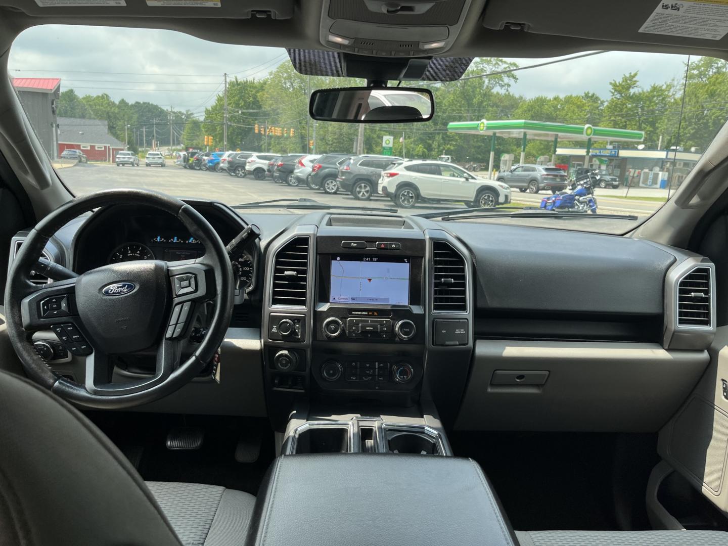 2019 Black /Gray Ford F-150 XLT SuperCrew 5.5-ft. Bed 4WD (1FTEW1EP1KF) with an 2.7L V6 DOHC 24V TWIN TURBO engine, Automatic transmission, located at 11115 Chardon Rd. , Chardon, OH, 44024, (440) 214-9705, 41.580246, -81.241943 - 2019 Ford F-150 XLT Crew Cab 4WD – Sporty Twin-Turbo Power with Towing Capability and Modern Tech! This 2019 Ford F-150 XLT Crew Cab 4WD is a sharp, well-equipped full-size truck that offers strong performance and practical features. Powered by a responsive 2.7L Twin-Turbo EcoBoost V6 engine pair- Photo#31
