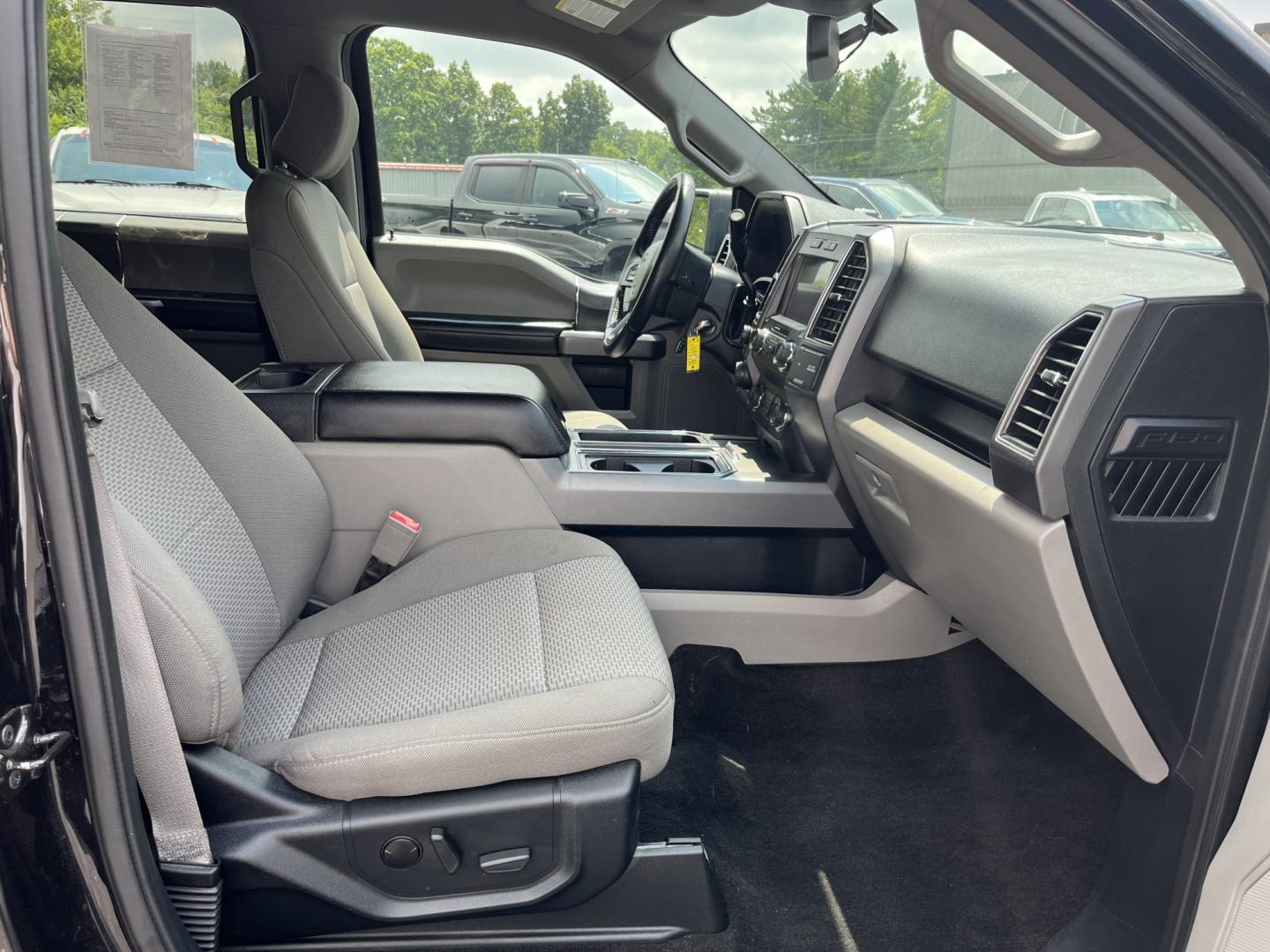 2019 Black /Gray Ford F-150 XLT SuperCrew 5.5-ft. Bed 4WD (1FTEW1EP1KF) with an 2.7L V6 DOHC 24V TWIN TURBO engine, Automatic transmission, located at 11115 Chardon Rd. , Chardon, OH, 44024, (440) 214-9705, 41.580246, -81.241943 - 2019 Ford F-150 XLT Crew Cab 4WD – Sporty Twin-Turbo Power with Towing Capability and Modern Tech! This 2019 Ford F-150 XLT Crew Cab 4WD is a sharp, well-equipped full-size truck that offers strong performance and practical features. Powered by a responsive 2.7L Twin-Turbo EcoBoost V6 engine pair- Photo#35