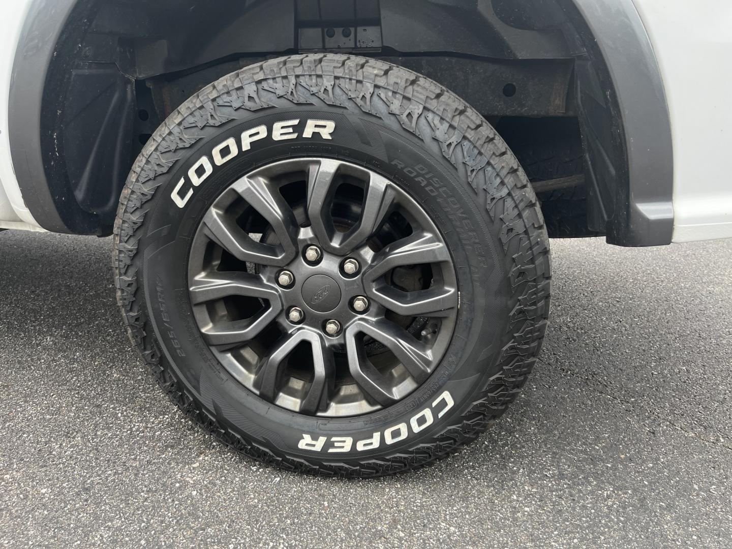2019 White /Black Ford Ranger XLT SuperCrew 4WD (1FTER4FH5KL) with an 2.3L I4 DOHC 16V Turbo engine, Automatic transmission, located at 11115 Chardon Rd. , Chardon, OH, 44024, (440) 214-9705, 41.580246, -81.241943 - 2019 Ford Ranger XLT Crew Cab 4WD – Sporty Turbo Pickup with Off-Road Capability and Modern Safety! This 2019 Ford Ranger XLT Crew Cab 4WD is a capable and well-equipped midsize truck that offers strong performance and modern features. Powered by a responsive 2.3L Turbocharged EcoBoost I4 engine- Photo#10