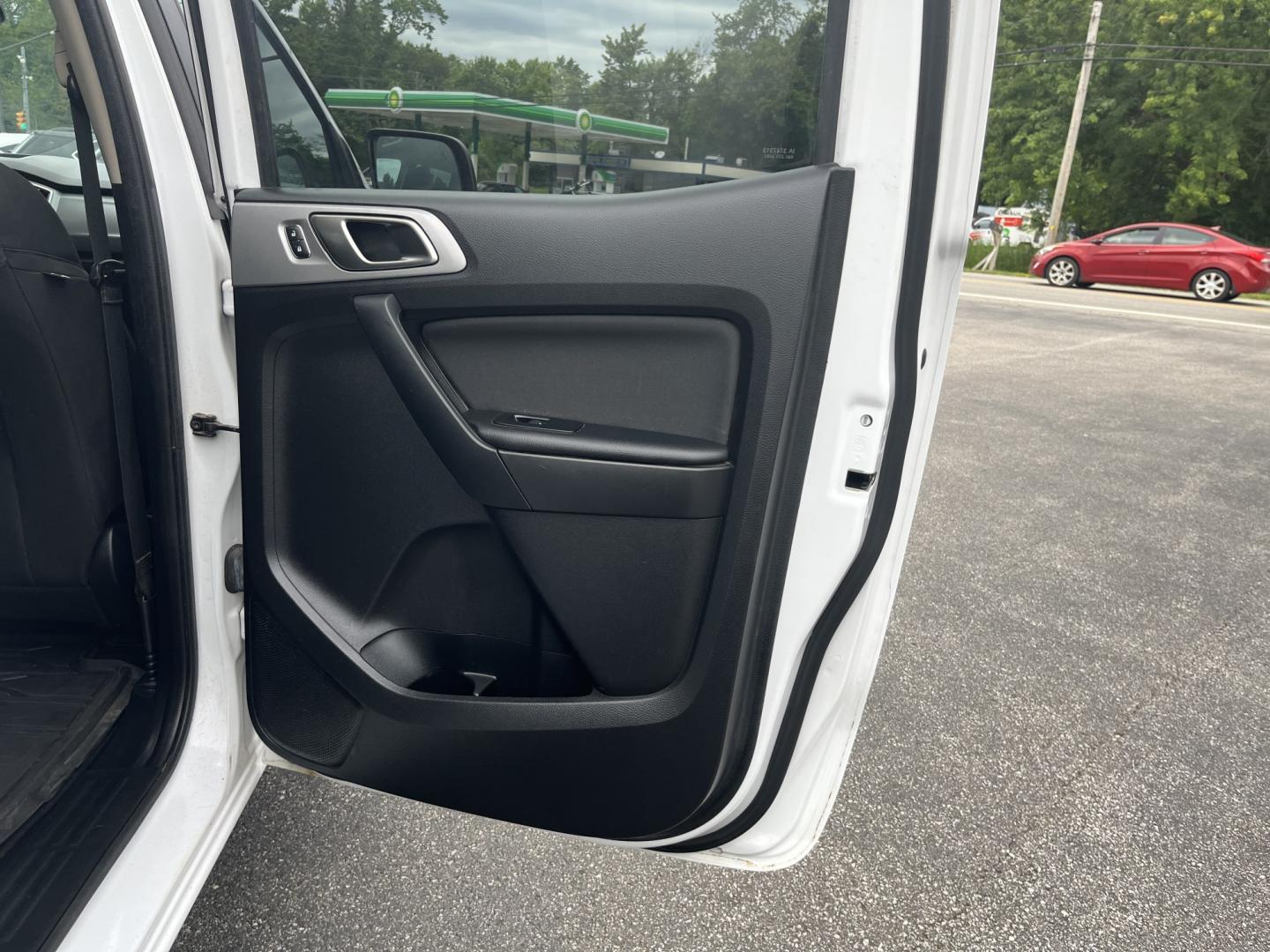 2019 White /Black Ford Ranger XLT SuperCrew 4WD (1FTER4FH5KL) with an 2.3L I4 DOHC 16V Turbo engine, Automatic transmission, located at 11115 Chardon Rd. , Chardon, OH, 44024, (440) 214-9705, 41.580246, -81.241943 - 2019 Ford Ranger XLT Crew Cab 4WD – Sporty Turbo Pickup with Off-Road Capability and Modern Safety! This 2019 Ford Ranger XLT Crew Cab 4WD is a capable and well-equipped midsize truck that offers strong performance and modern features. Powered by a responsive 2.3L Turbocharged EcoBoost I4 engine- Photo#31