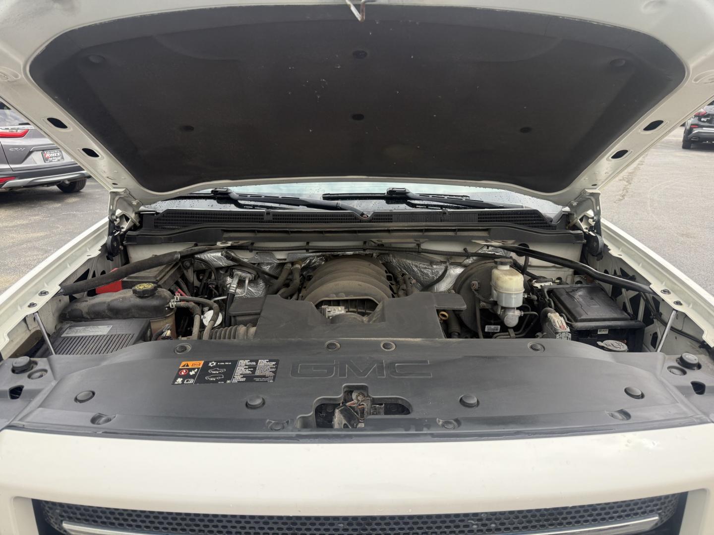 2015 White /Black GMC Sierra 1500 SLE Crew Cab Short Box 4WD (3GTU2UEC0FG) with an 5.3L V8 OHV 16V FFV engine, 6-Speed Automatic transmission, located at 547 E. Main St., Orwell, OH, 44076, (440) 437-5893, 41.535435, -80.847855 - 2015 GMC Sierra 1500 SLE Crew Cab 4WD – Strong V8 Power with Towing Capability and All-Terrain Package! This 2015 GMC Sierra 1500 SLE Crew Cab 4WD is a capable and well-equipped full-size truck that’s ready for work or weekend adventures. Powered by a strong 5.3L EcoTec3 V8 engine with flex fue- Photo#7